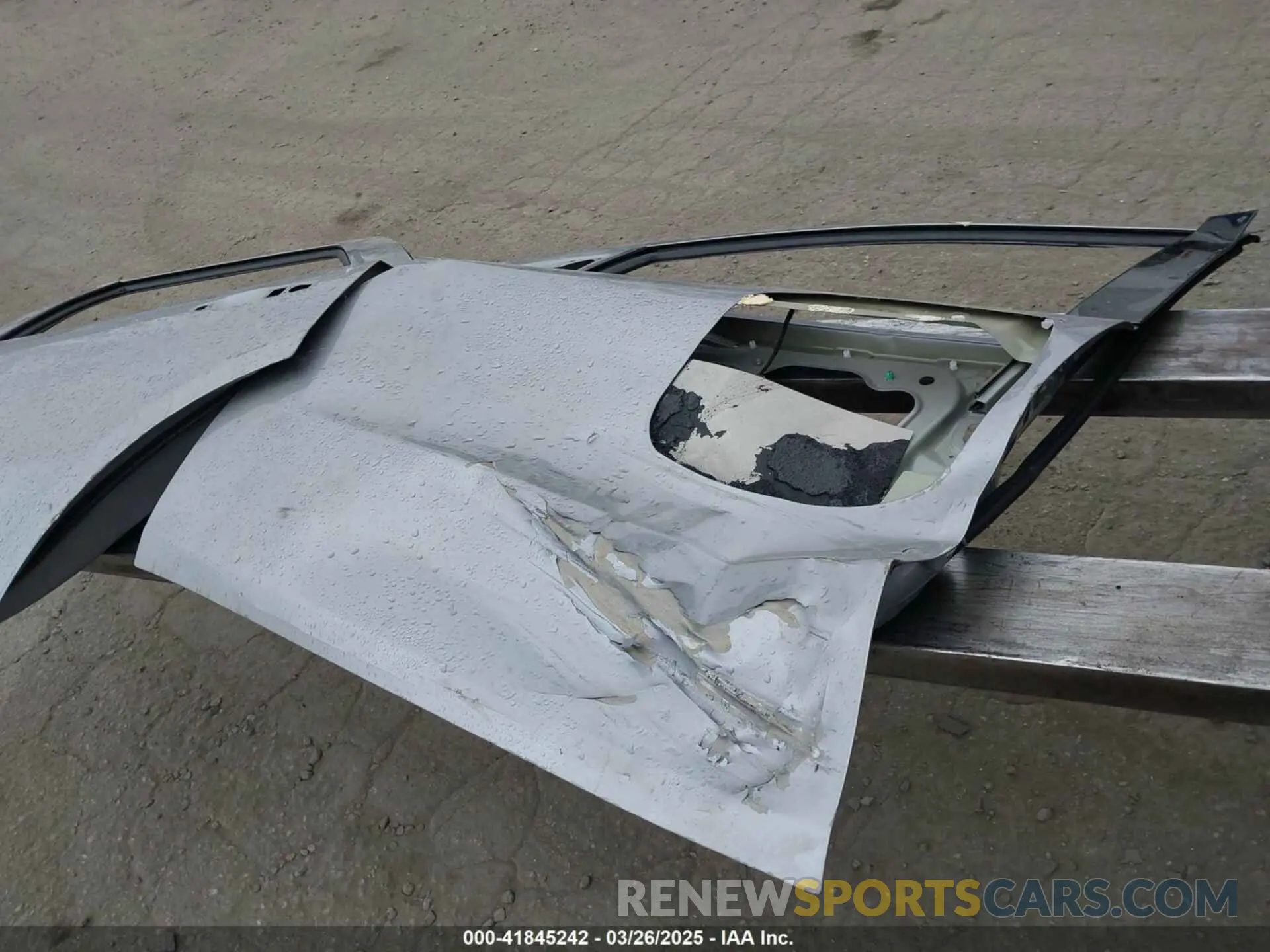 18 Photograph of a damaged car 1C4SDHCT9KC650562 DODGE DURANGO 2019