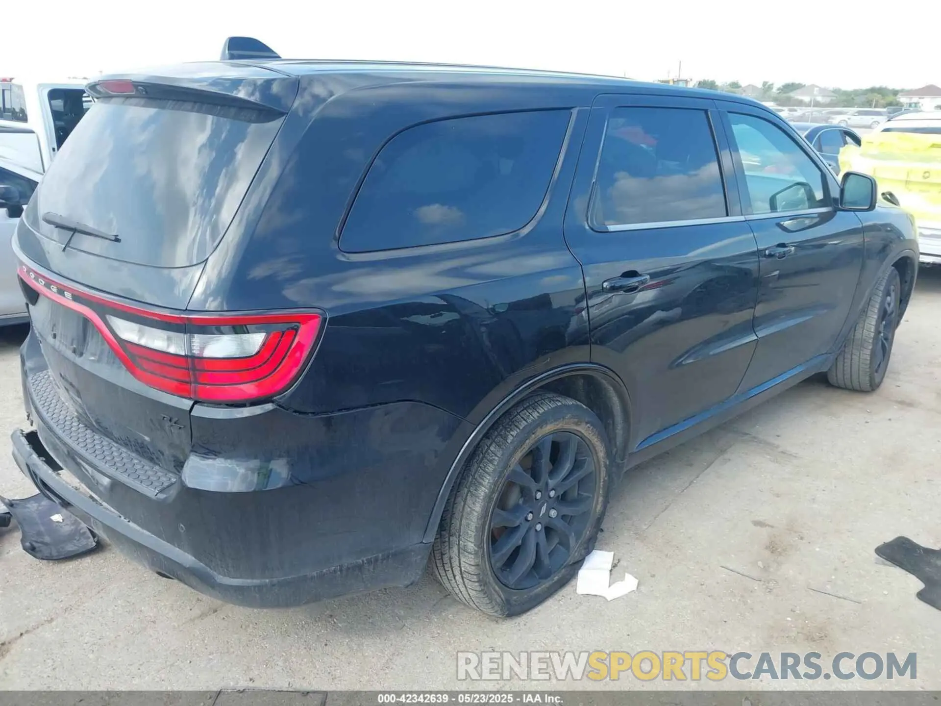 4 Photograph of a damaged car 1C4SDHCTXKC852763 DODGE DURANGO 2019