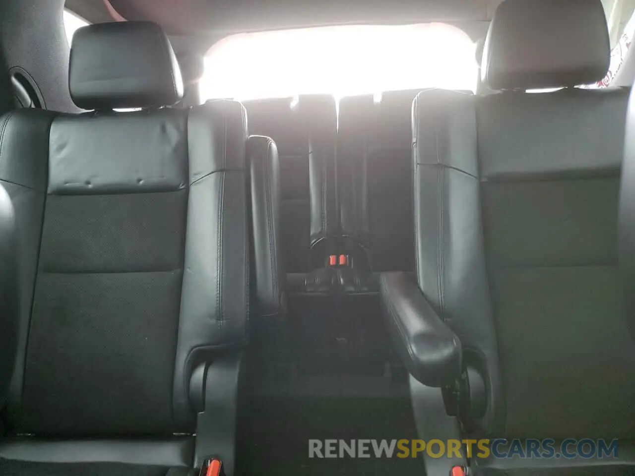 10 Photograph of a damaged car 1C4SDJCT0KC685109 DODGE DURANGO 2019
