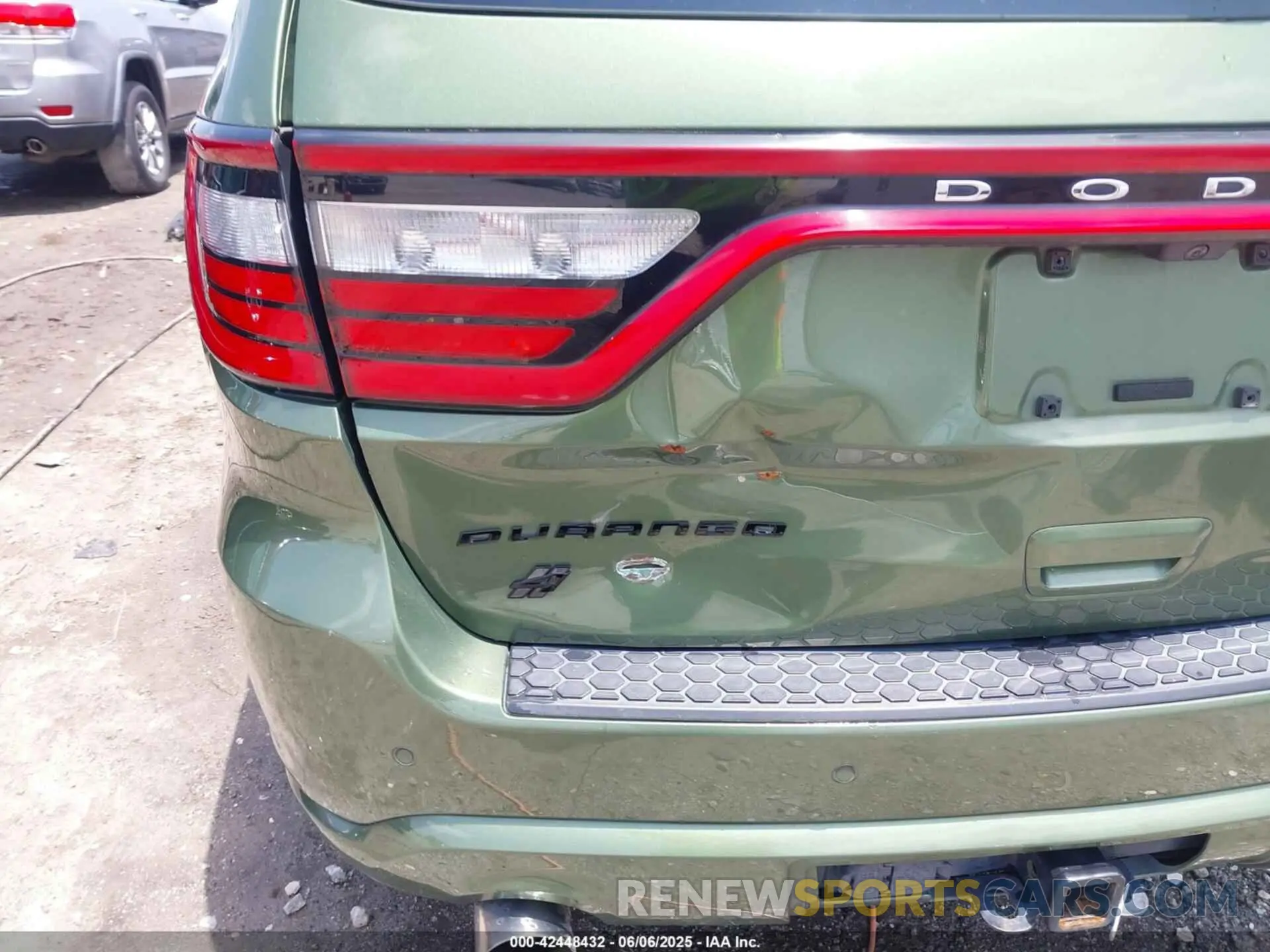 17 Photograph of a damaged car 1C4SDJCTXKC844671 DODGE DURANGO 2019