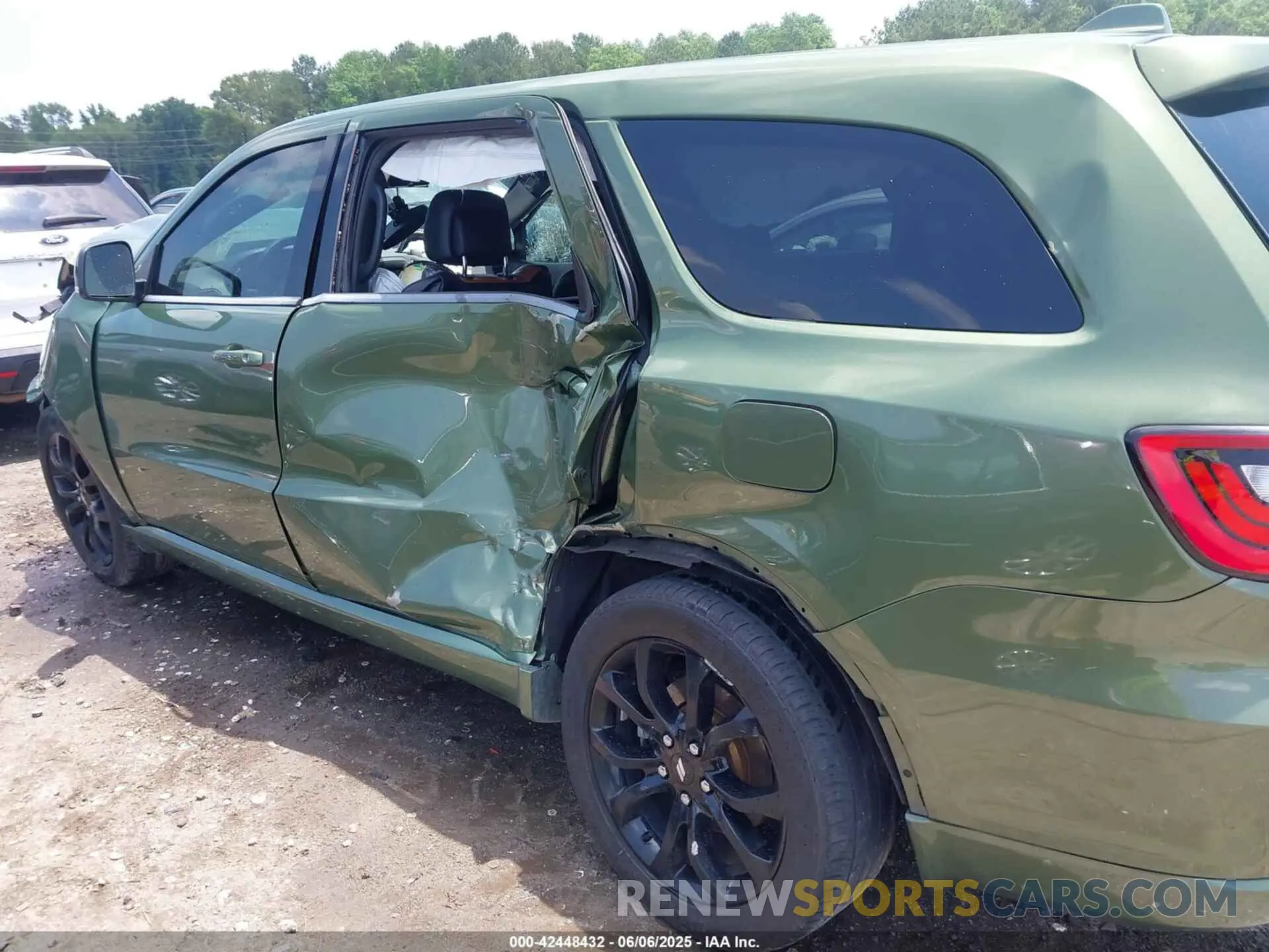 18 Photograph of a damaged car 1C4SDJCTXKC844671 DODGE DURANGO 2019