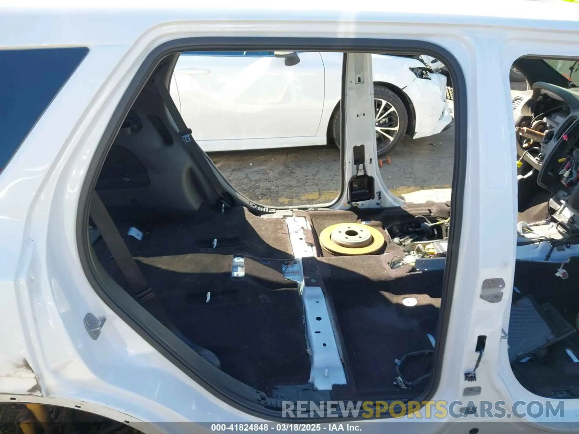 8 Photograph of a damaged car 1C4SDJGJ8KC536911 DODGE DURANGO 2019
