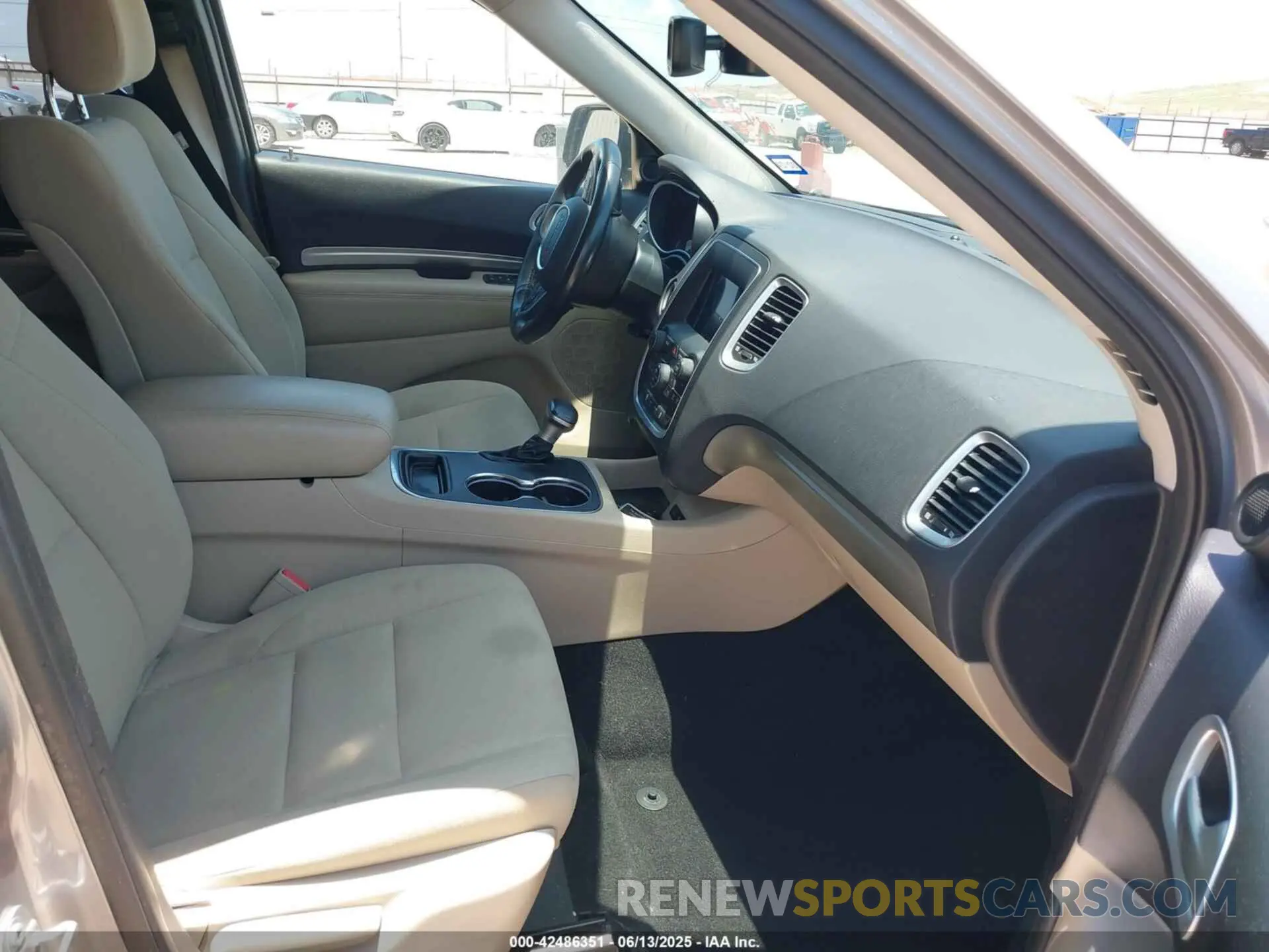 5 Photograph of a damaged car 1C4RDHAG8LC307571 DODGE DURANGO 2020