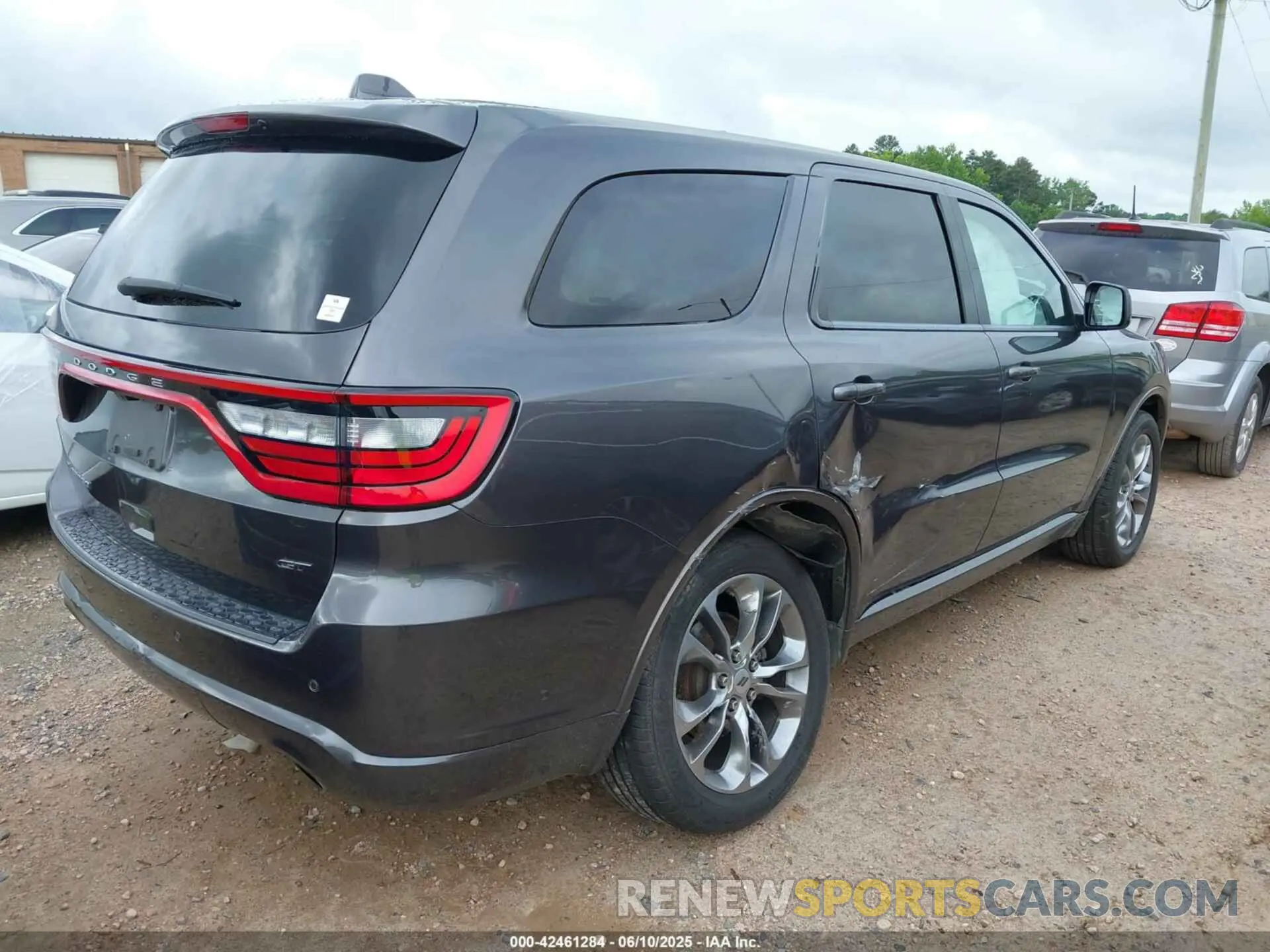 4 Photograph of a damaged car 1C4RDHDG6LC259550 DODGE DURANGO 2020