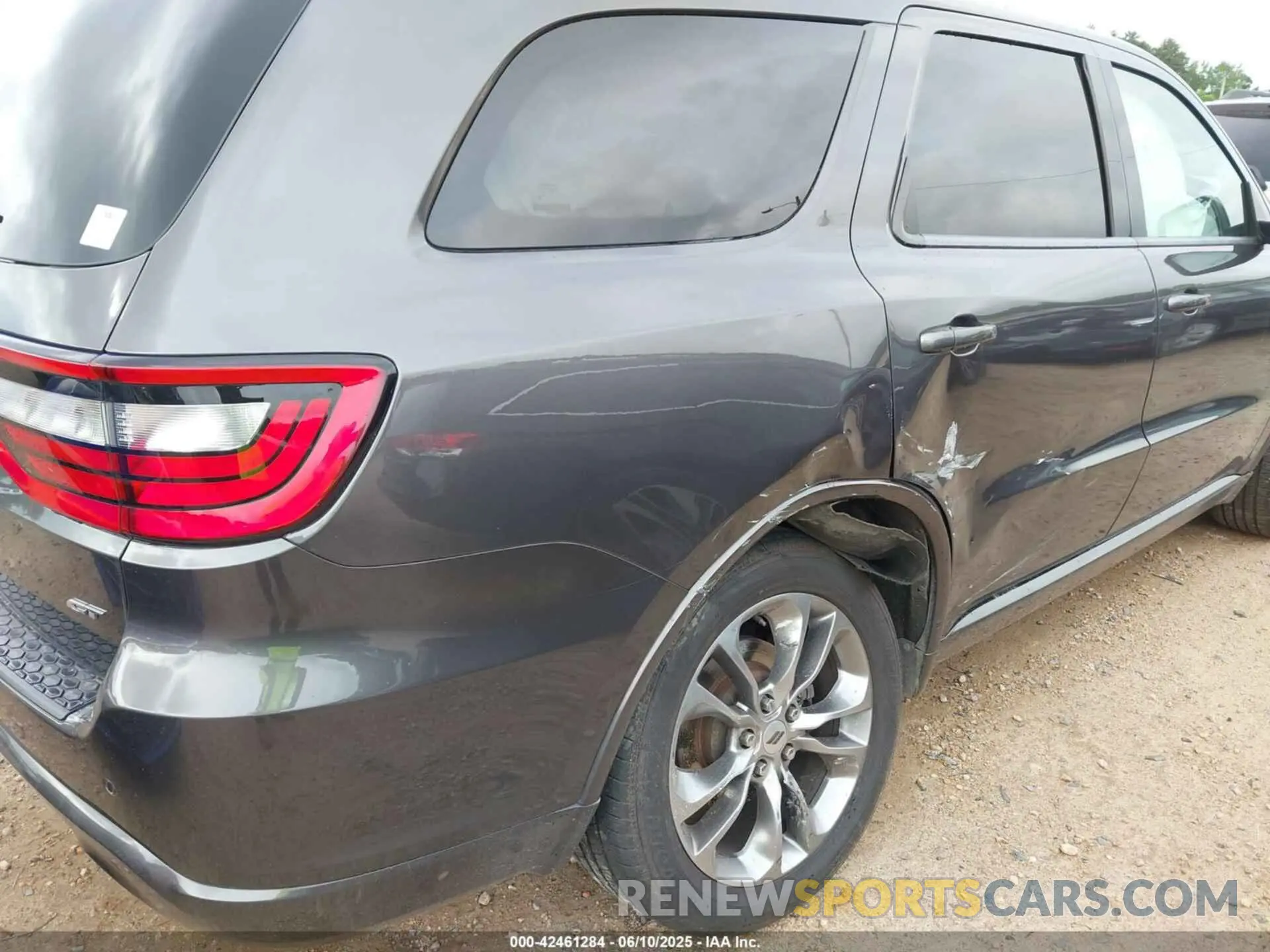 6 Photograph of a damaged car 1C4RDHDG6LC259550 DODGE DURANGO 2020