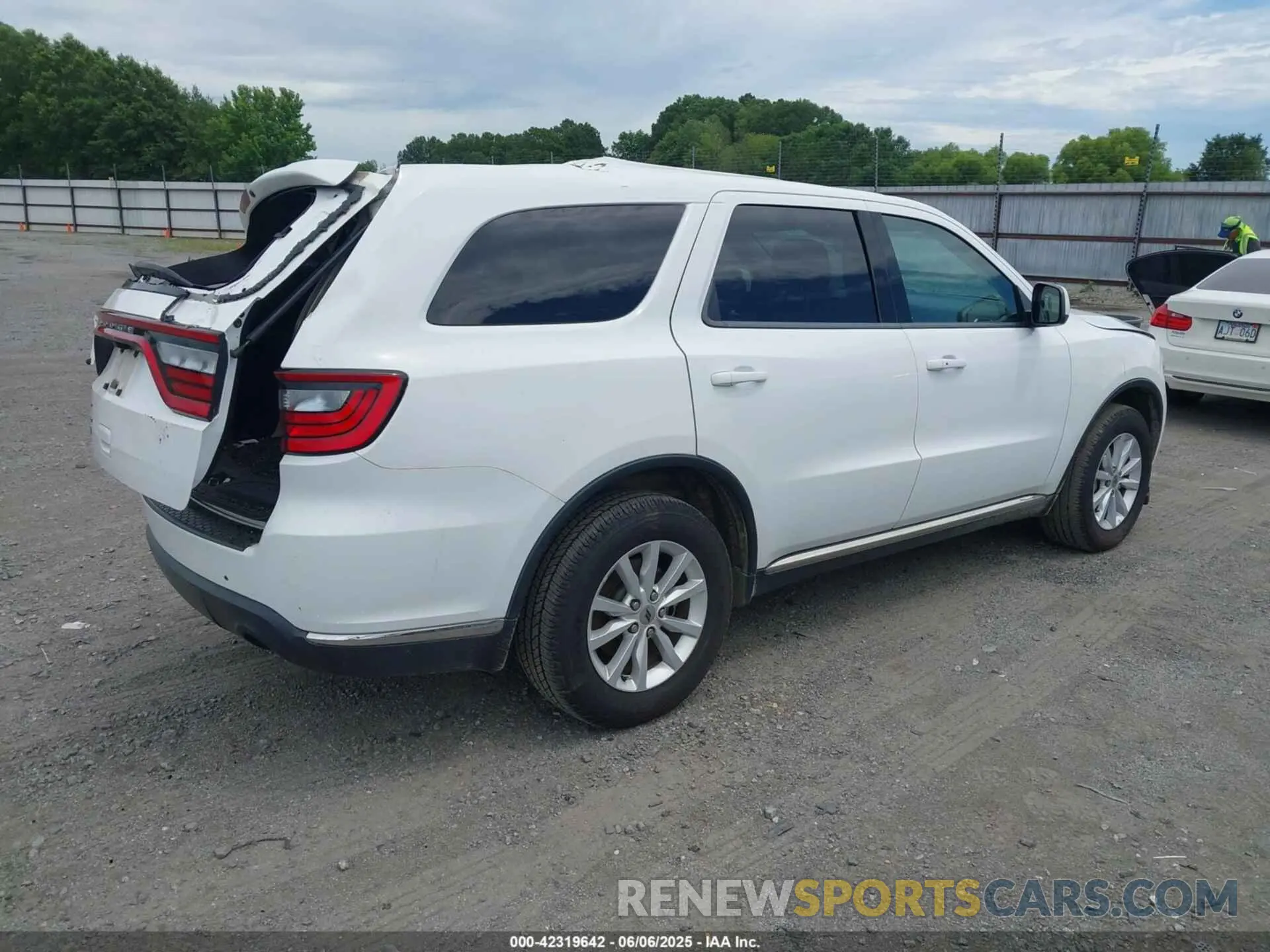 4 Photograph of a damaged car 1C4RDJAG0LC204846 DODGE DURANGO 2020