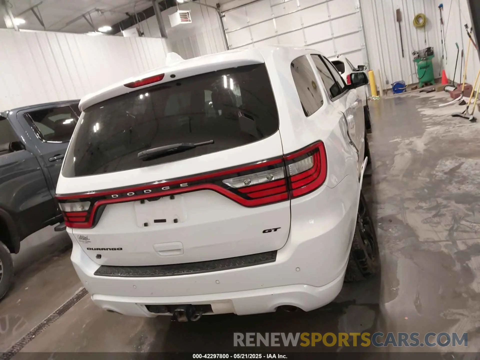 16 Photograph of a damaged car 1C4RDJDG0LC161766 DODGE DURANGO 2020