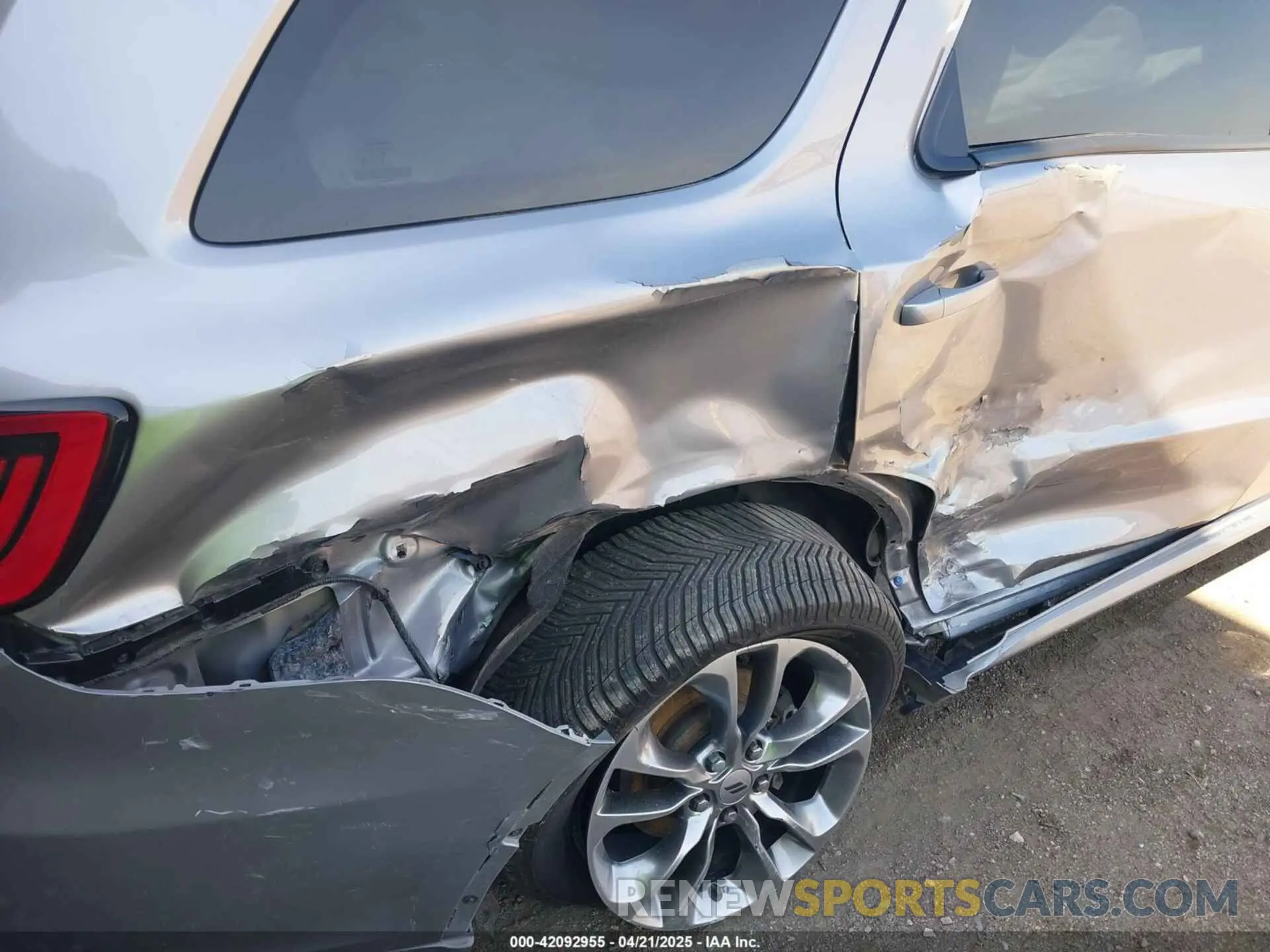 6 Photograph of a damaged car 1C4RDJDG8LC260402 DODGE DURANGO 2020