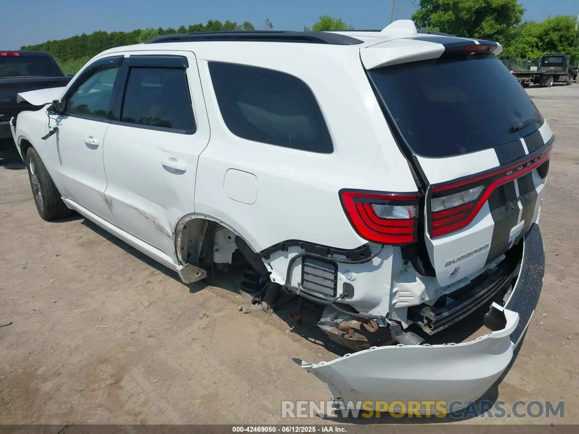 3 Photograph of a damaged car 1C4RDJDGXLC257372 DODGE DURANGO 2020