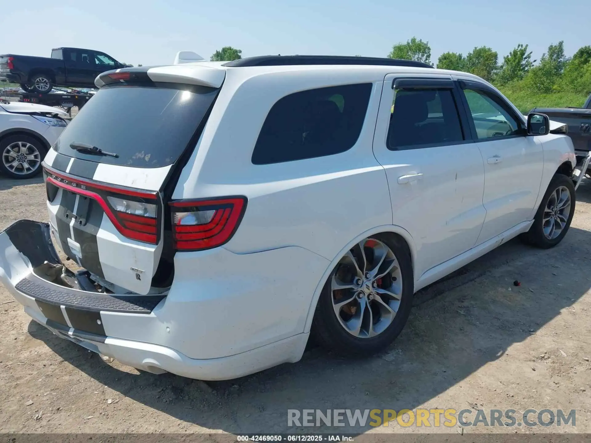 4 Photograph of a damaged car 1C4RDJDGXLC257372 DODGE DURANGO 2020