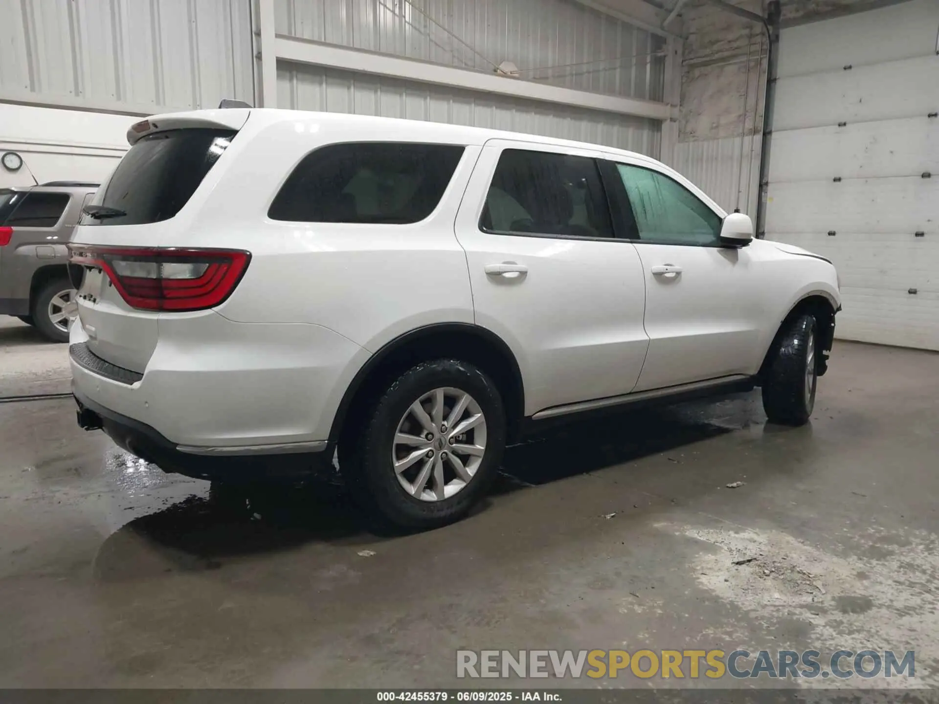 4 Photograph of a damaged car 1C4RDJFG2LC308280 DODGE DURANGO 2020