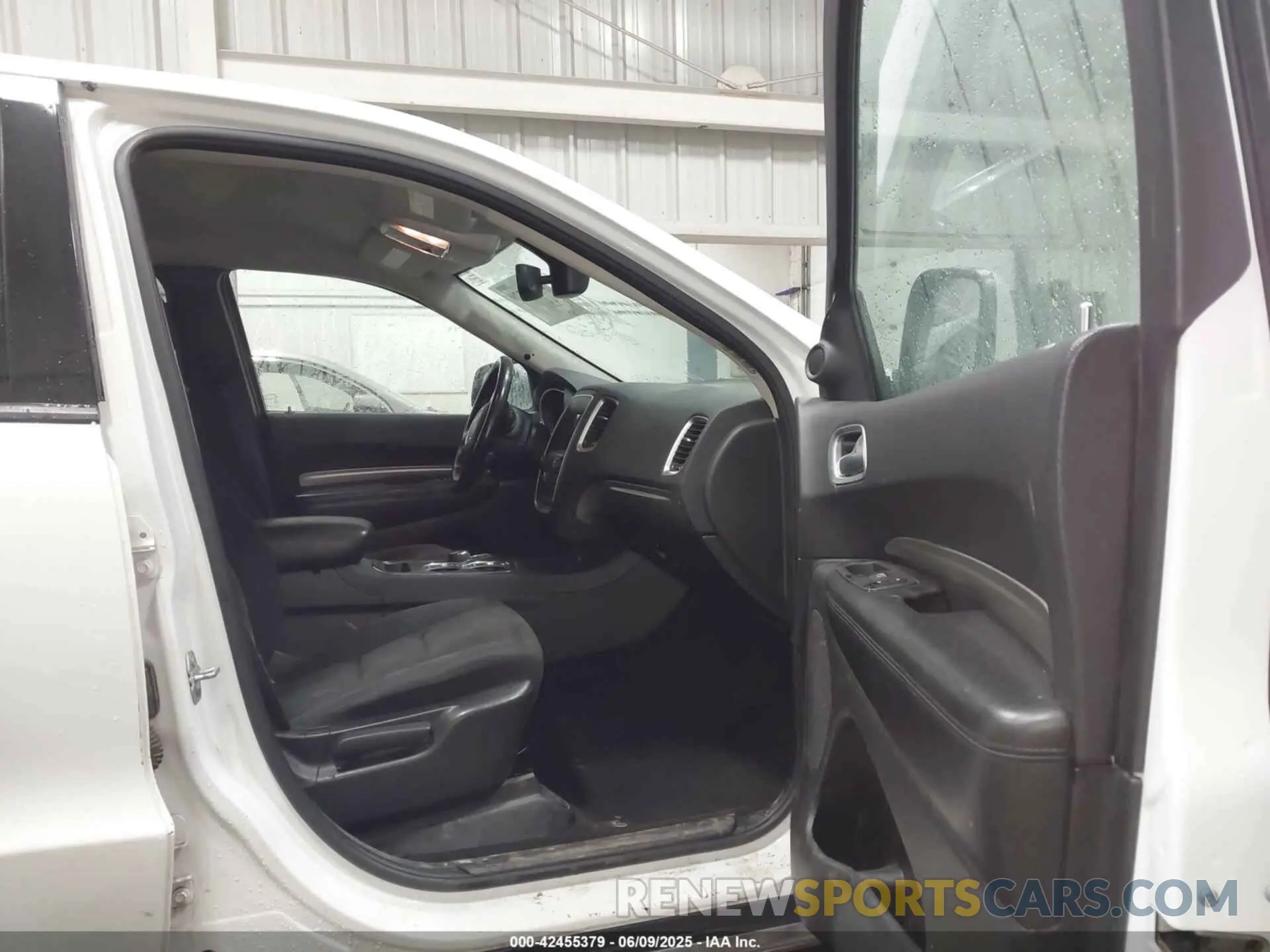 5 Photograph of a damaged car 1C4RDJFG2LC308280 DODGE DURANGO 2020
