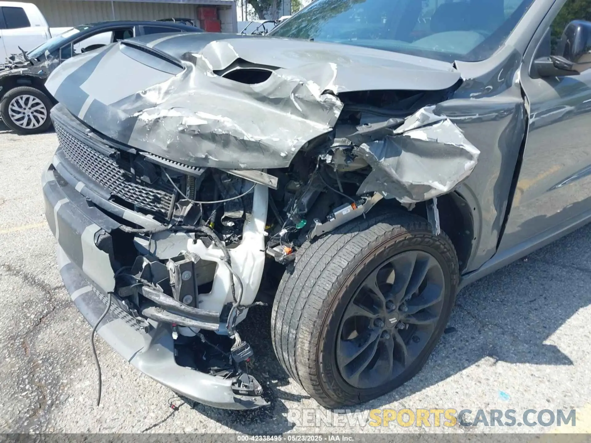 6 Photograph of a damaged car 1C4SDHCT4LC381145 DODGE DURANGO 2020