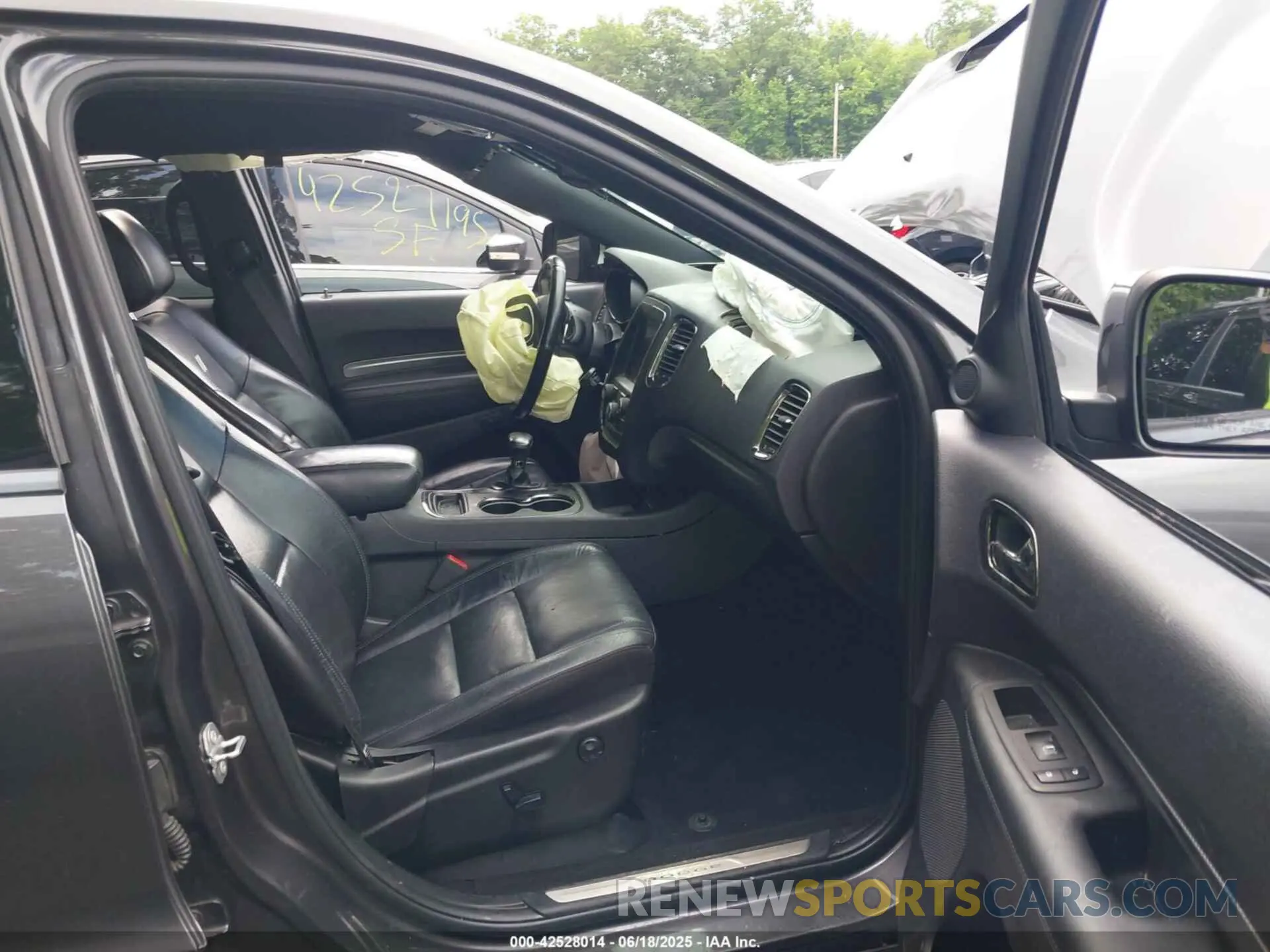 5 Photograph of a damaged car 1C4SDHCTXLC260040 DODGE DURANGO 2020