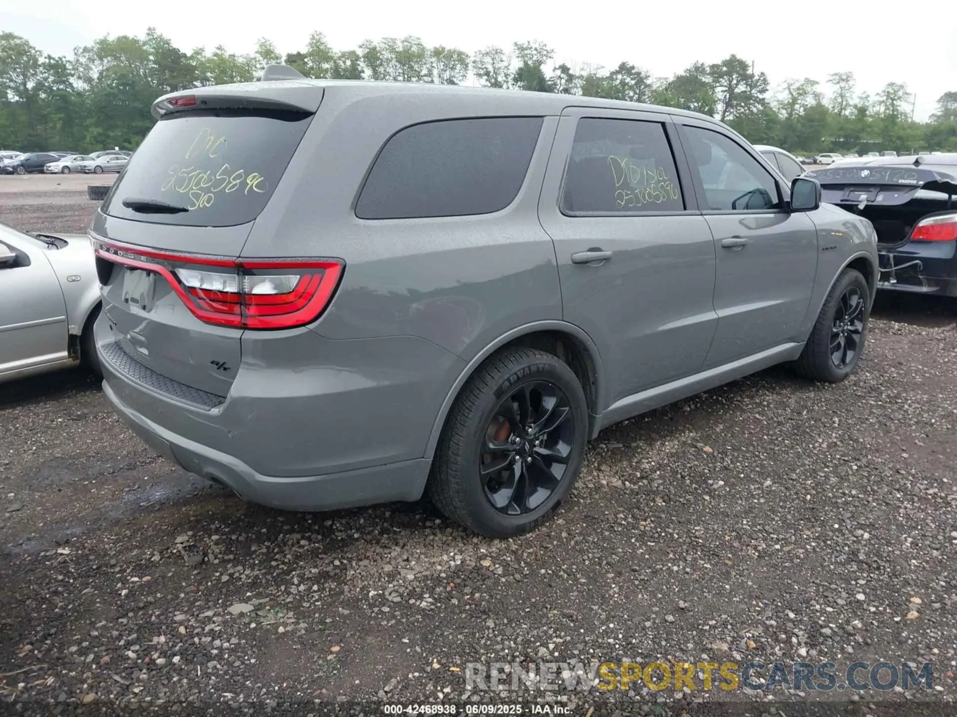 4 Photograph of a damaged car 1C4SDJCT3LC395304 DODGE DURANGO 2020