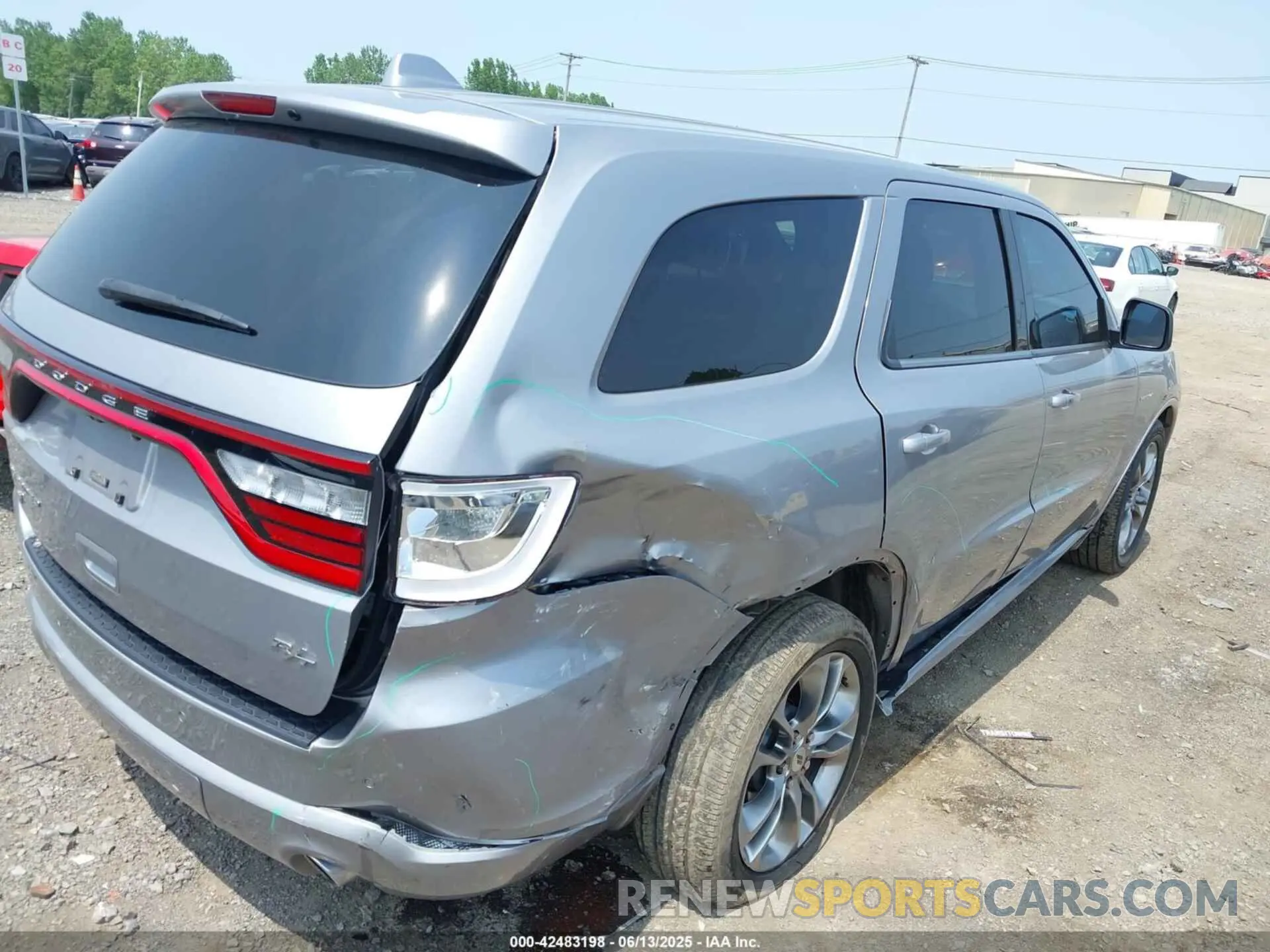 4 Photograph of a damaged car 1C4SDJCT5LC114927 DODGE DURANGO 2020