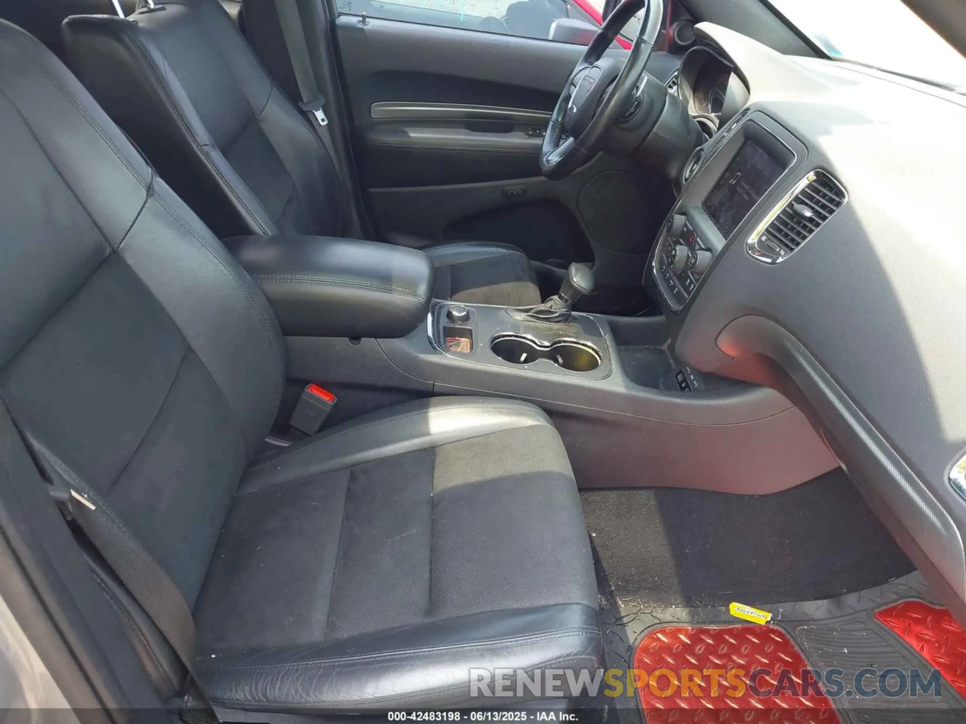 5 Photograph of a damaged car 1C4SDJCT5LC114927 DODGE DURANGO 2020