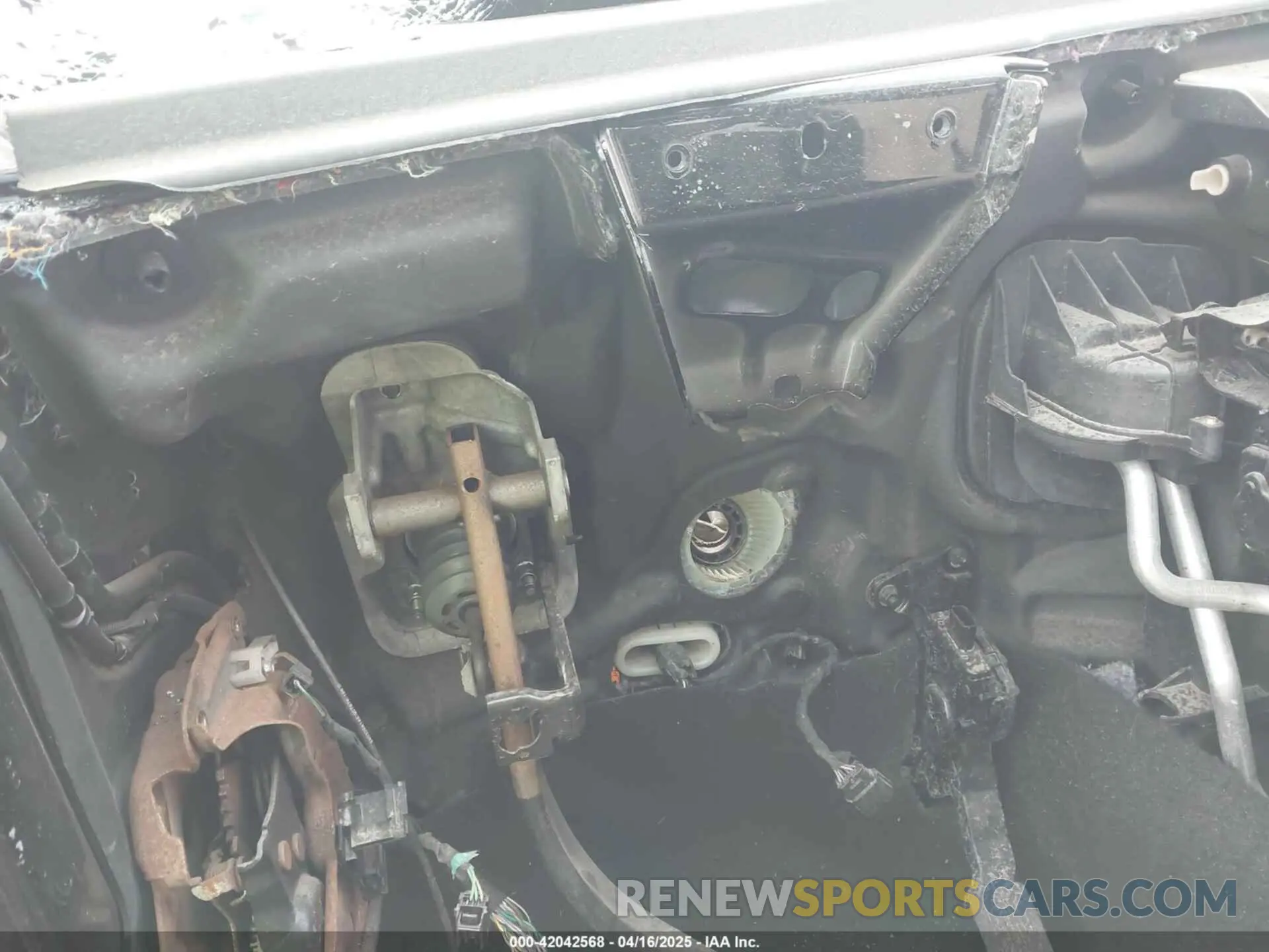 14 Photograph of a damaged car 1C4SDJCT9LC394996 DODGE DURANGO 2020
