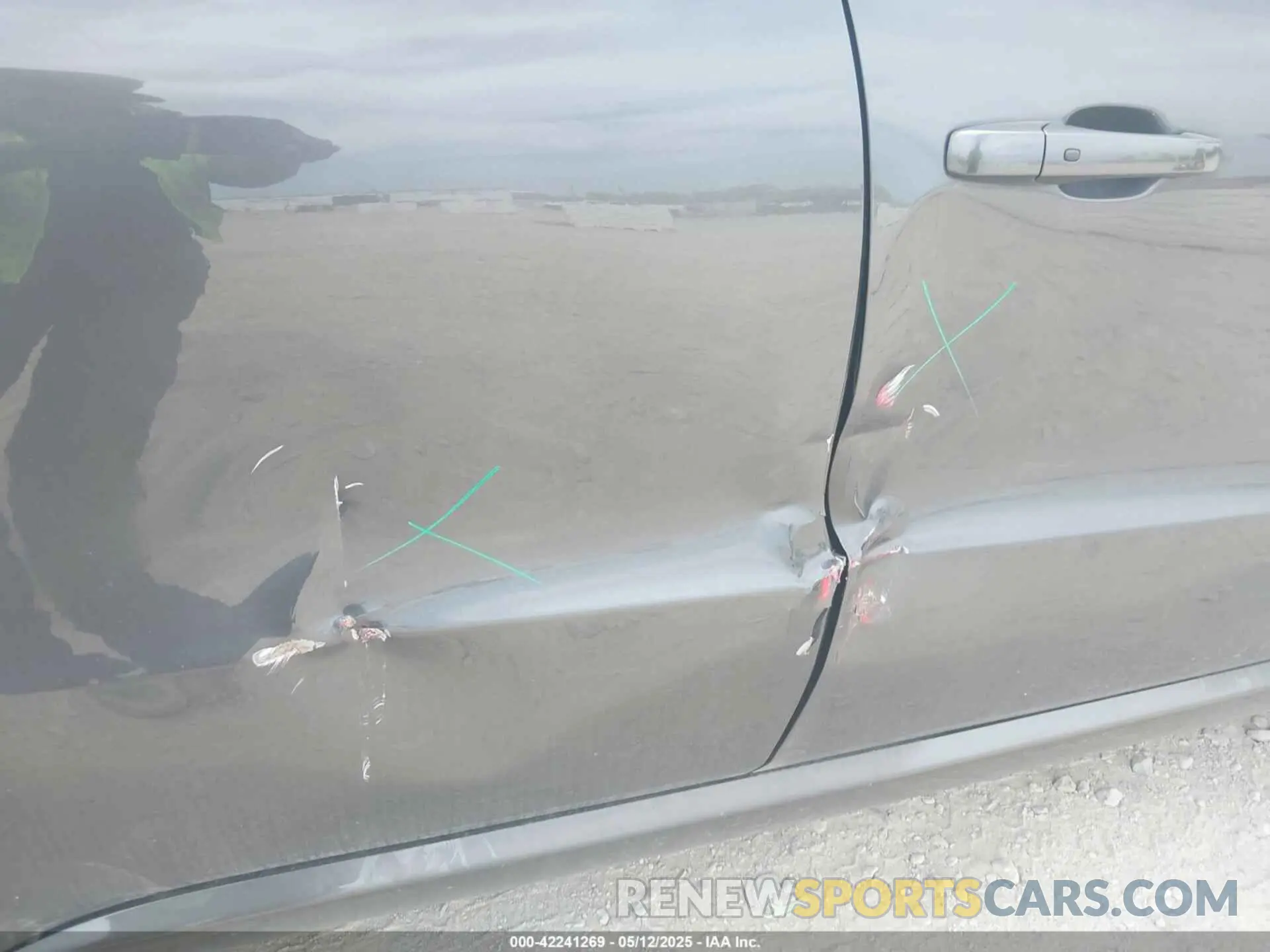 18 Photograph of a damaged car 1C4SDJCTXLC146417 DODGE DURANGO 2020