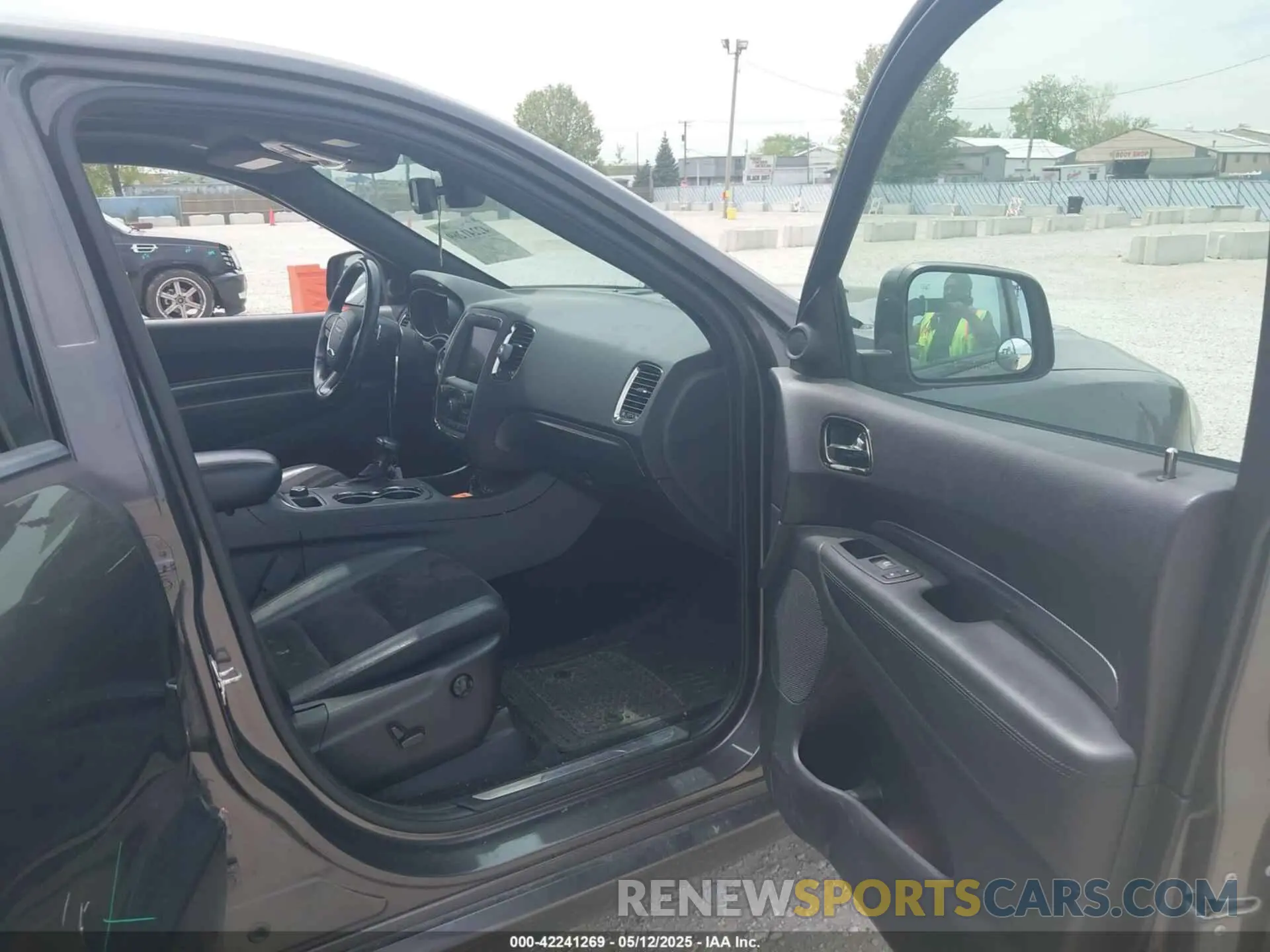 5 Photograph of a damaged car 1C4SDJCTXLC146417 DODGE DURANGO 2020