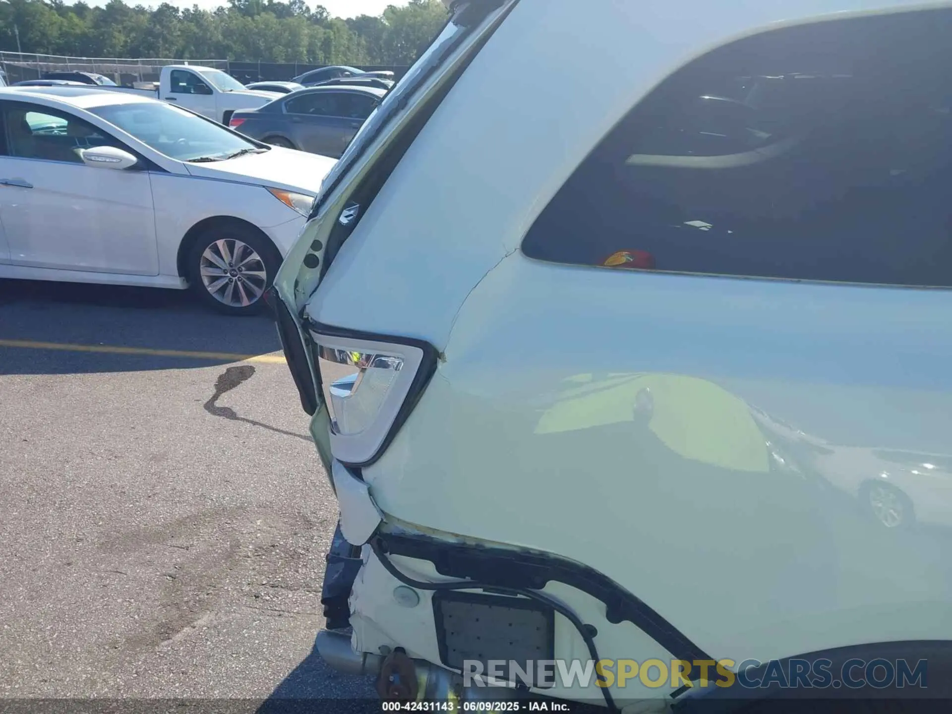 17 Photograph of a damaged car 1C4RDHAG6MC721451 DODGE DURANGO 2021