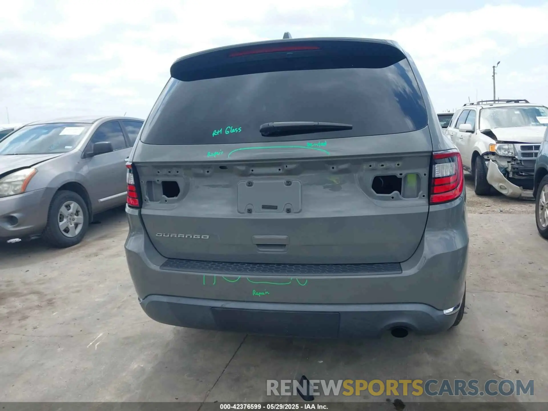 17 Photograph of a damaged car 1C4RDHAG9MC760583 DODGE DURANGO 2021