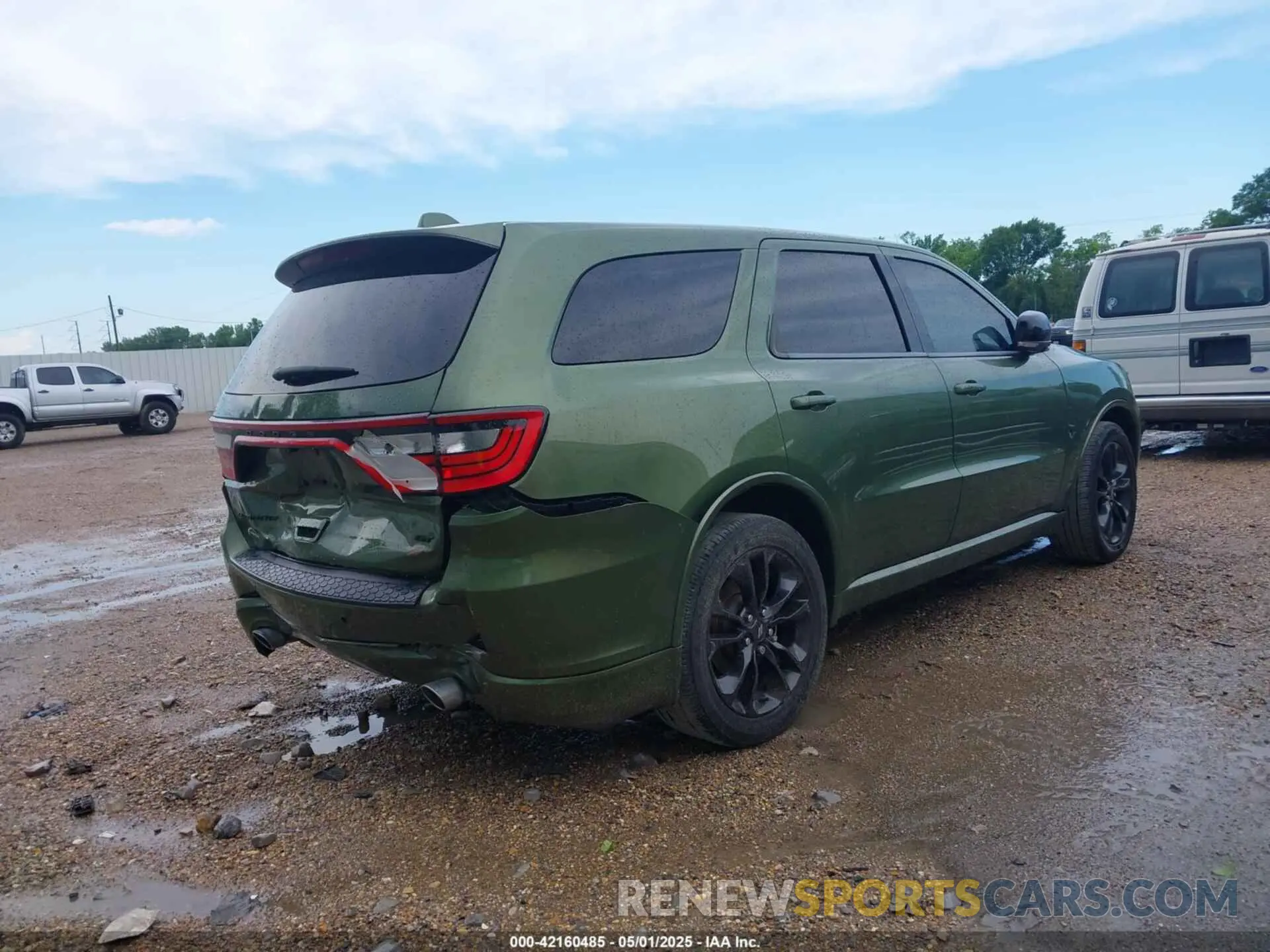 4 Photograph of a damaged car 1C4RDHDG1MC660621 DODGE DURANGO 2021