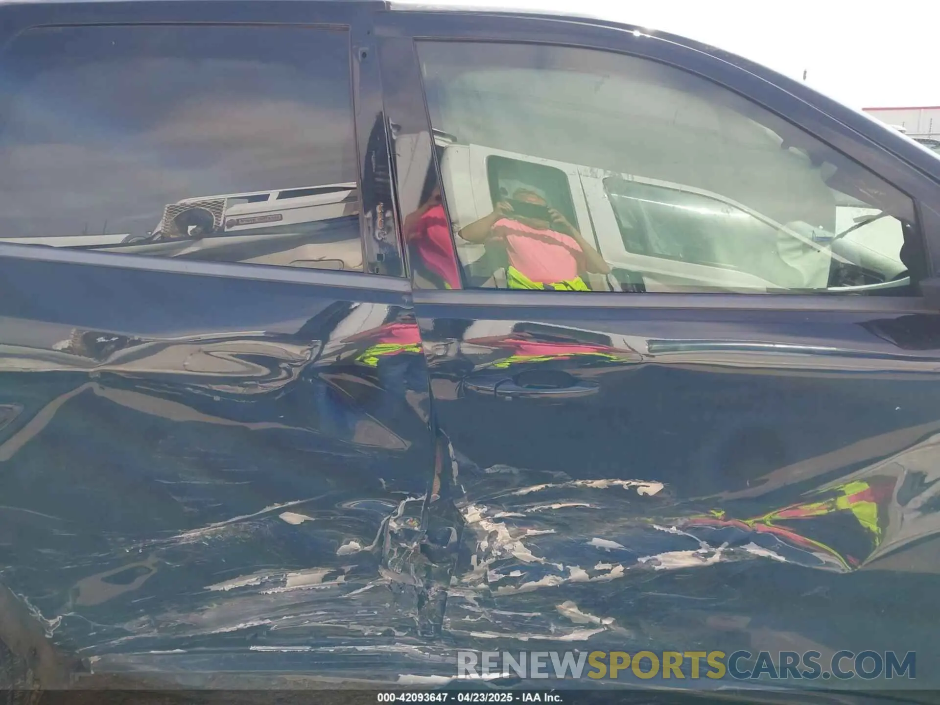 12 Photograph of a damaged car 1C4RDHDG2MC609306 DODGE DURANGO 2021