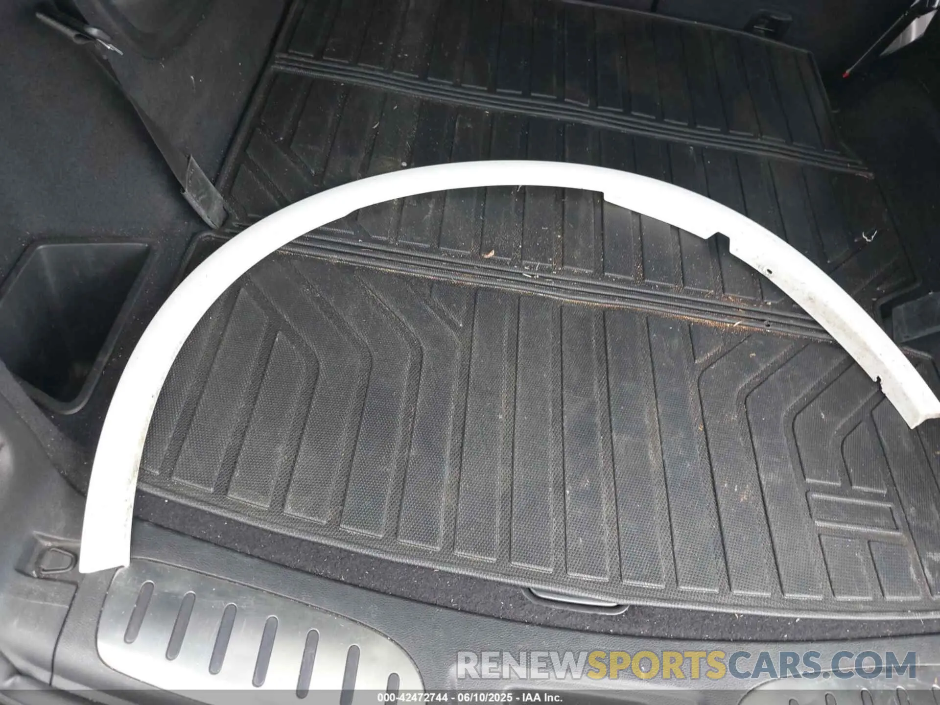 12 Photograph of a damaged car 1C4RDHDG3MC715795 DODGE DURANGO 2021