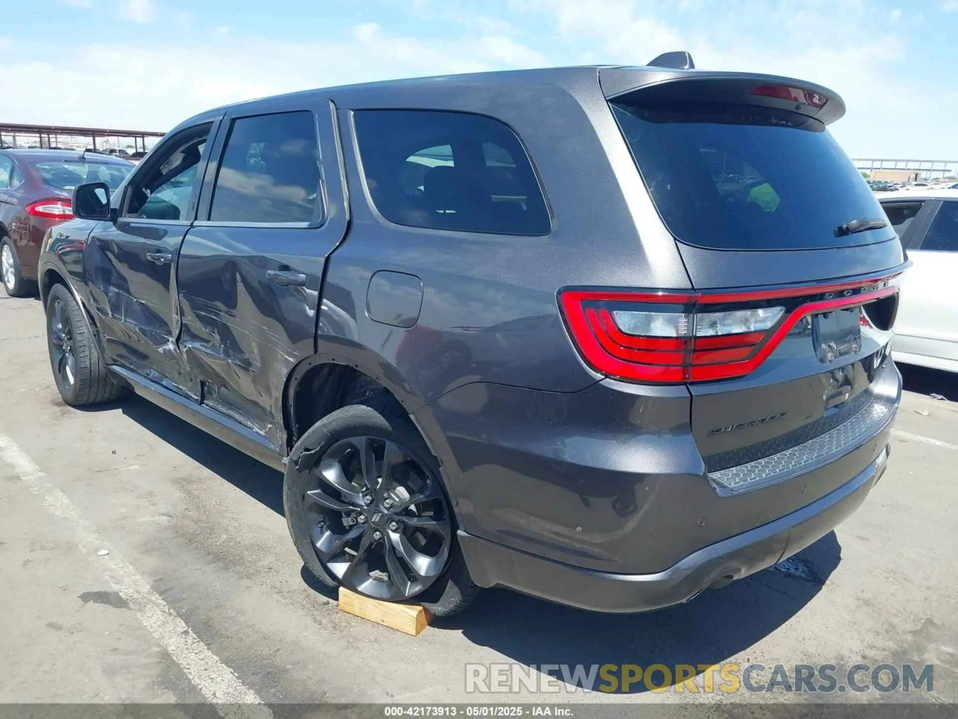 3 Photograph of a damaged car 1C4RDHDG8MC573444 DODGE DURANGO 2021