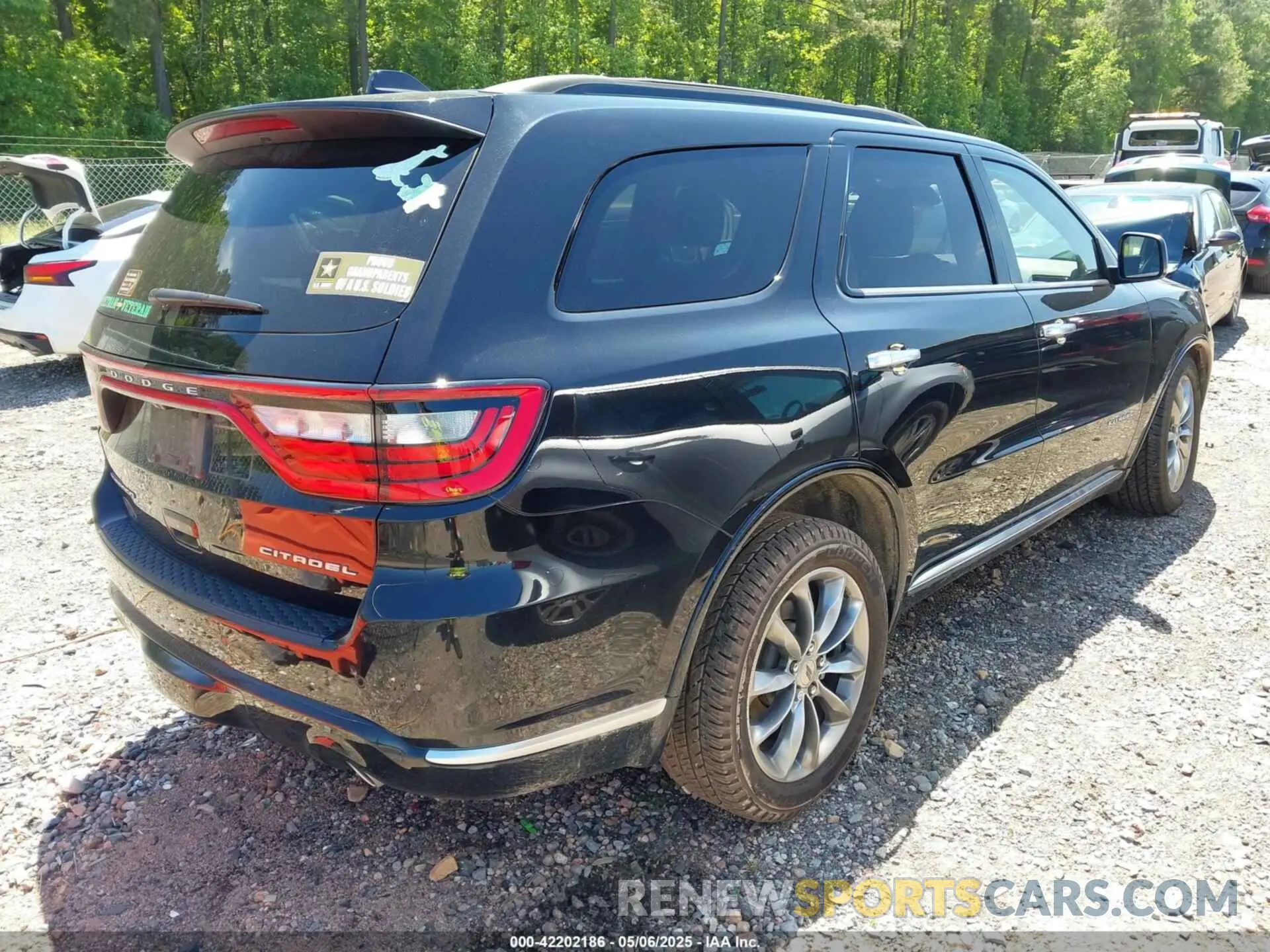 4 Photograph of a damaged car 1C4RDHEG6MC630660 DODGE DURANGO 2021
