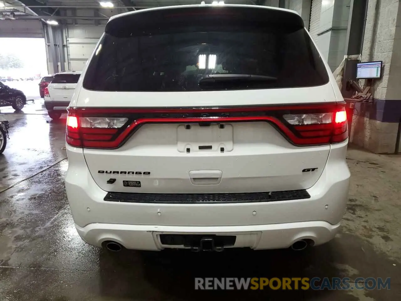 6 Photograph of a damaged car 1C4RDJDG0MC521376 DODGE DURANGO 2021
