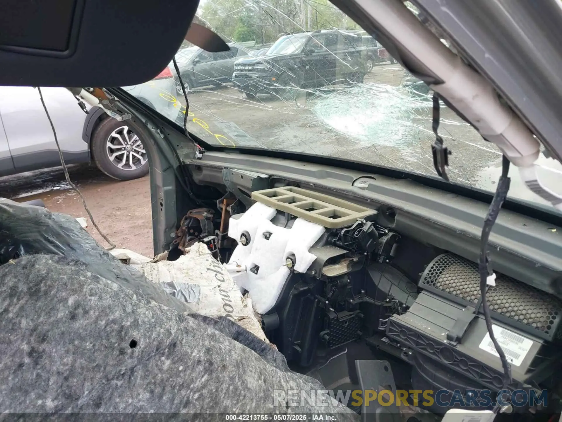 5 Photograph of a damaged car 1C4RDJDG0MC626290 DODGE DURANGO 2021