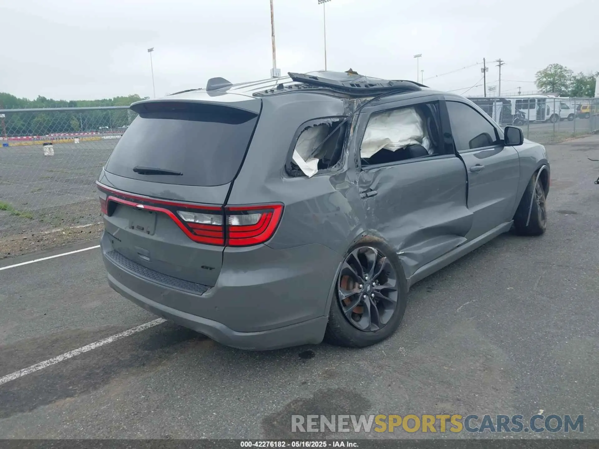 4 Photograph of a damaged car 1C4RDJDG4MC725159 DODGE DURANGO 2021