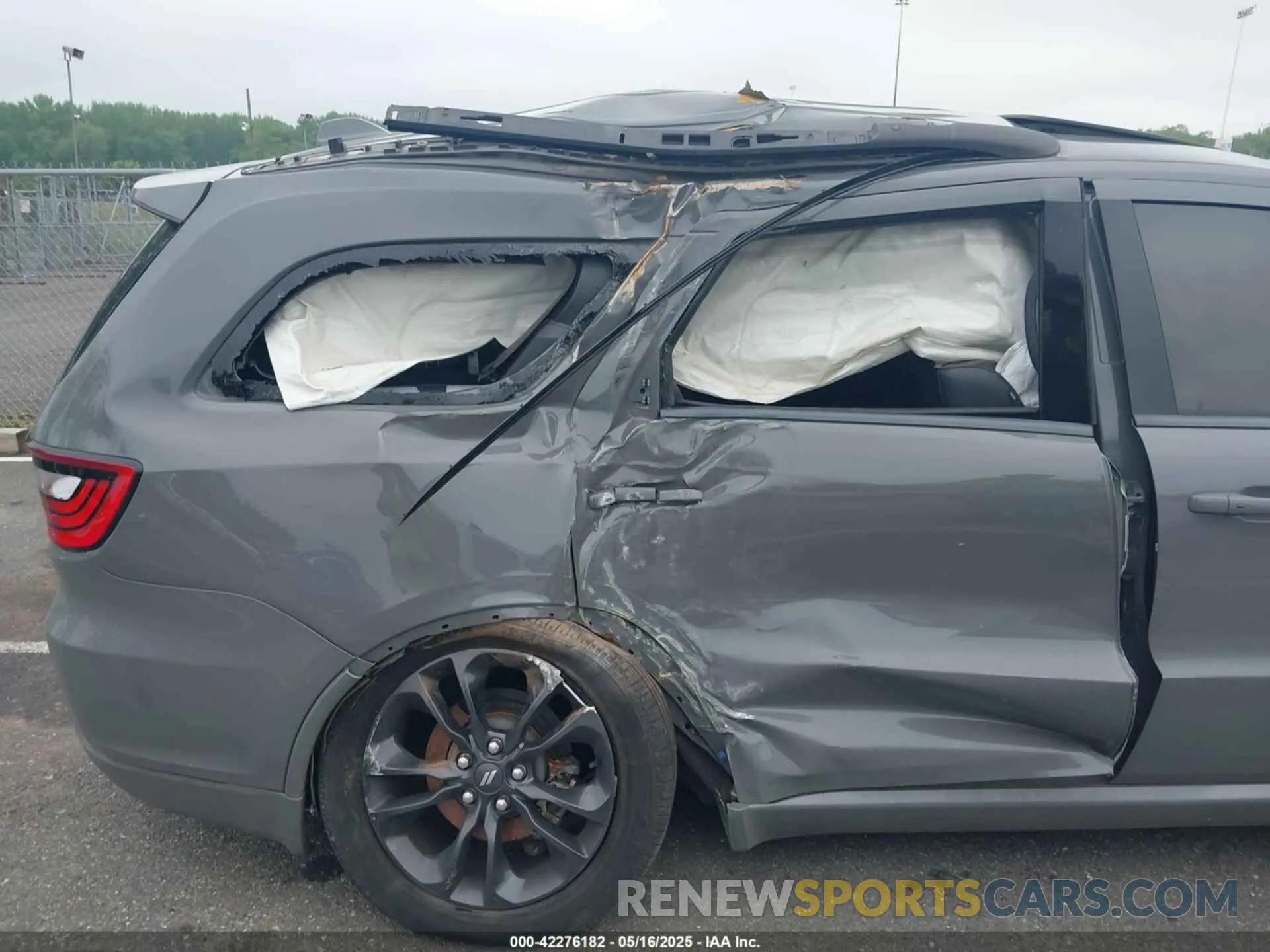 6 Photograph of a damaged car 1C4RDJDG4MC725159 DODGE DURANGO 2021