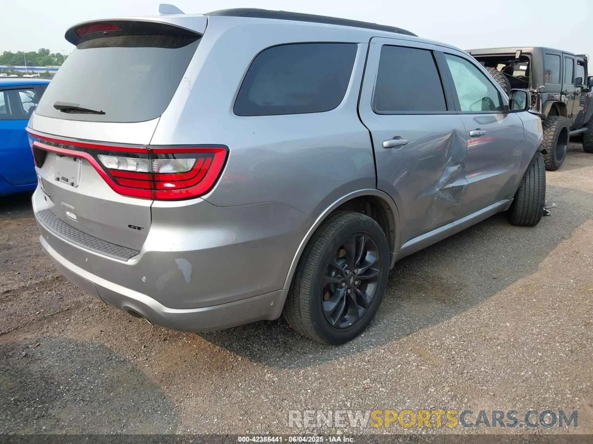 4 Photograph of a damaged car 1C4RDJDG5MC751382 DODGE DURANGO 2021