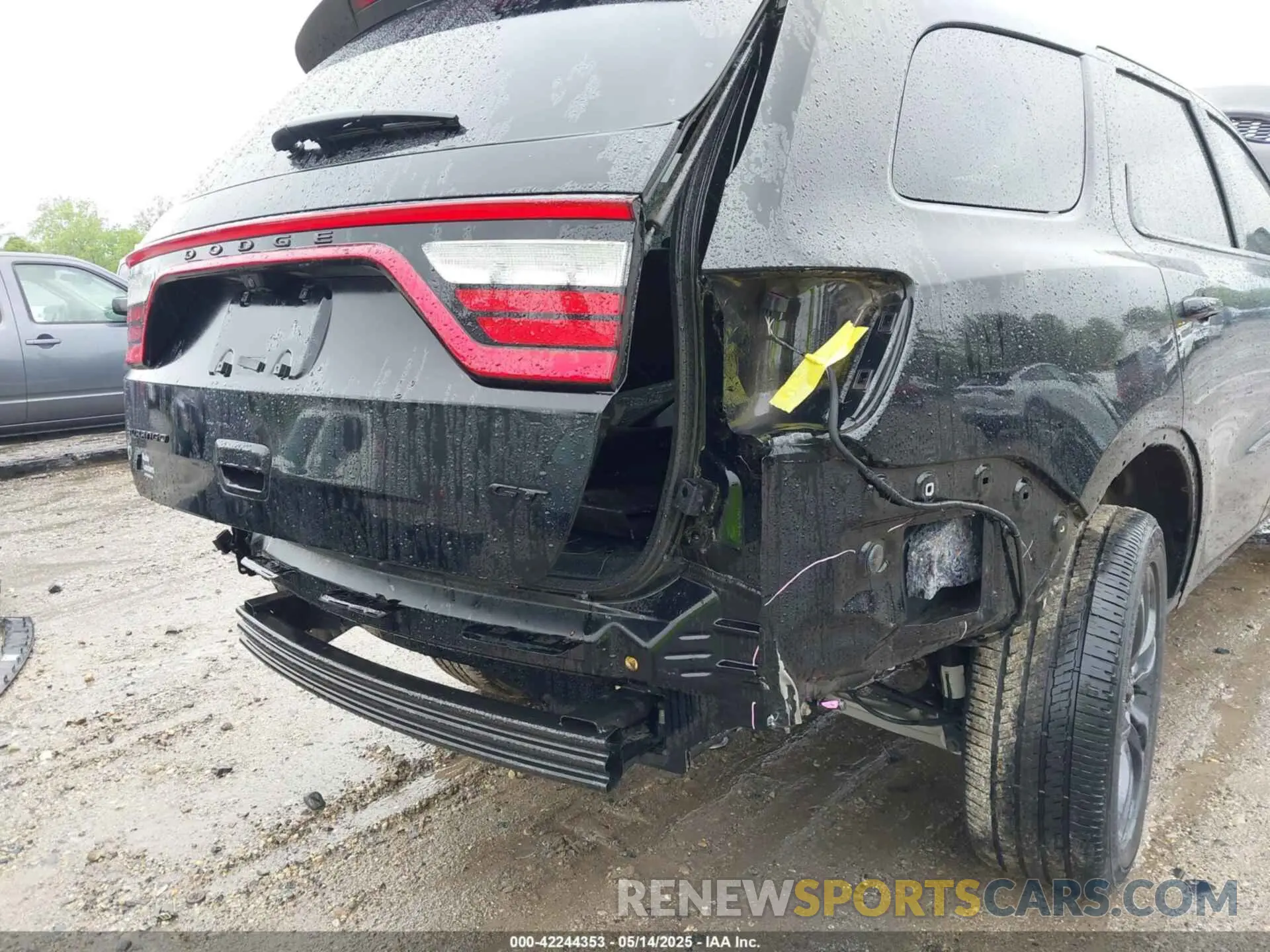 17 Photograph of a damaged car 1C4RDJDG6MC766330 DODGE DURANGO 2021