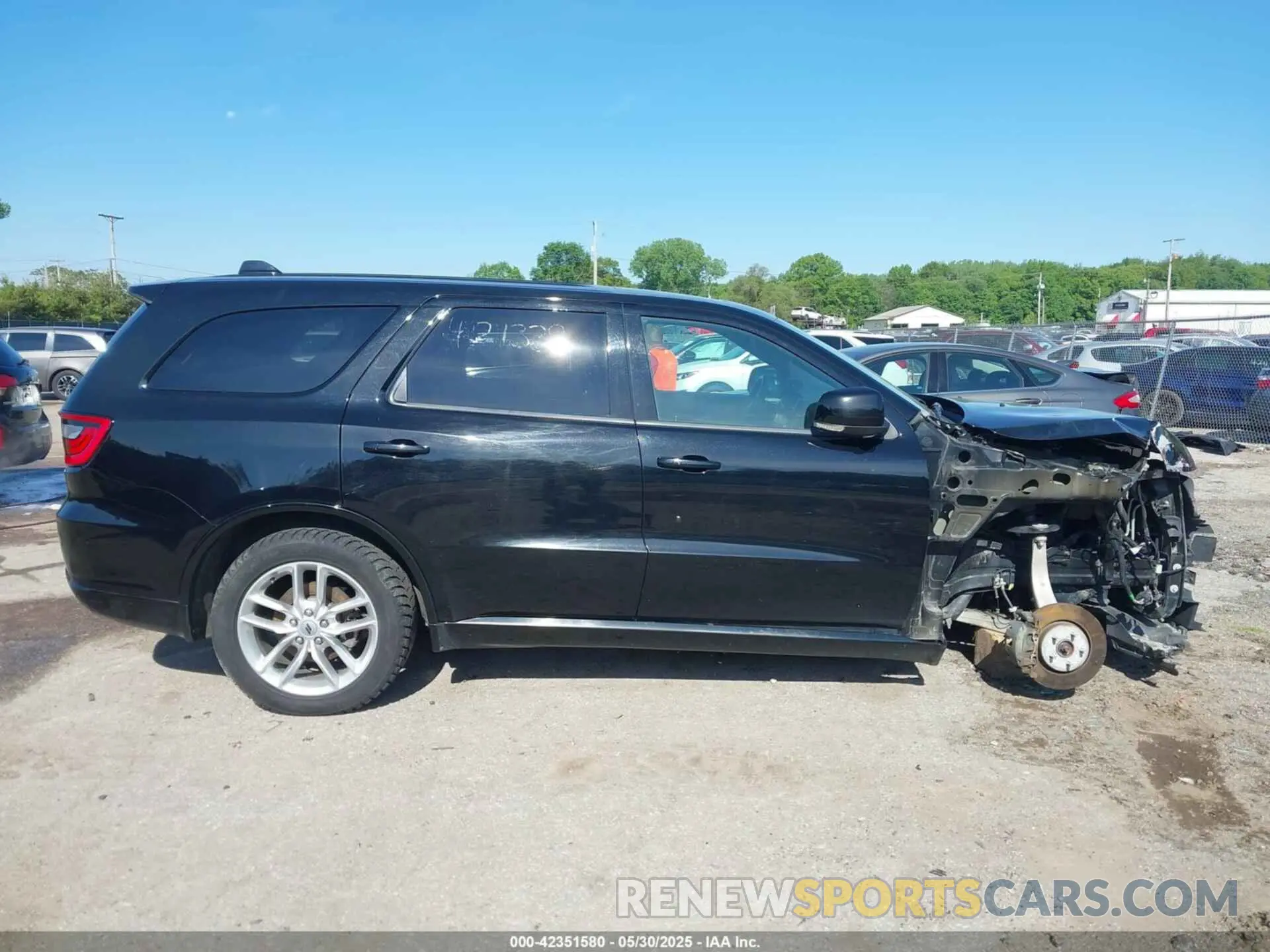 14 Photograph of a damaged car 1C4RDJDG9MC555378 DODGE DURANGO 2021