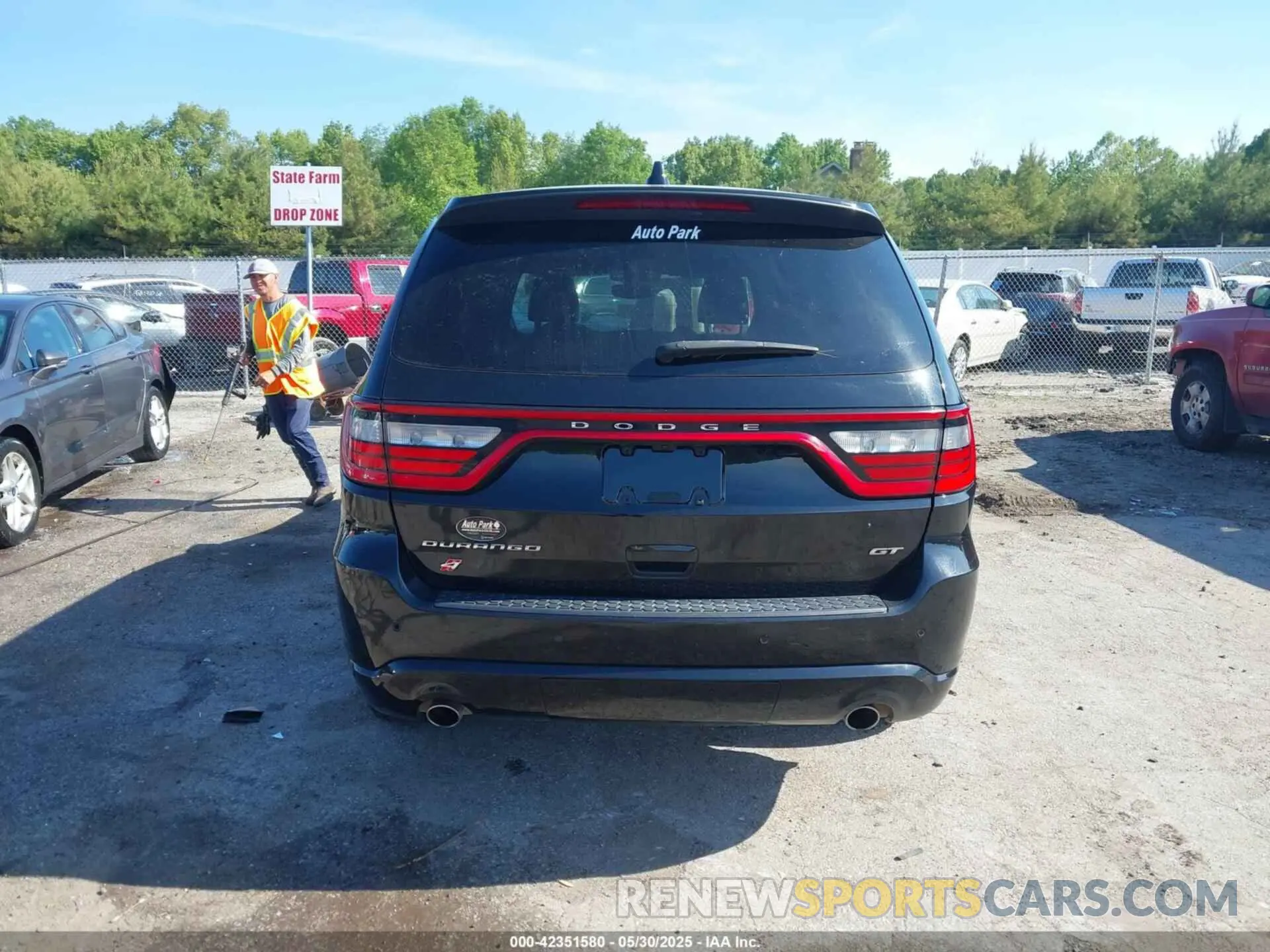 17 Photograph of a damaged car 1C4RDJDG9MC555378 DODGE DURANGO 2021