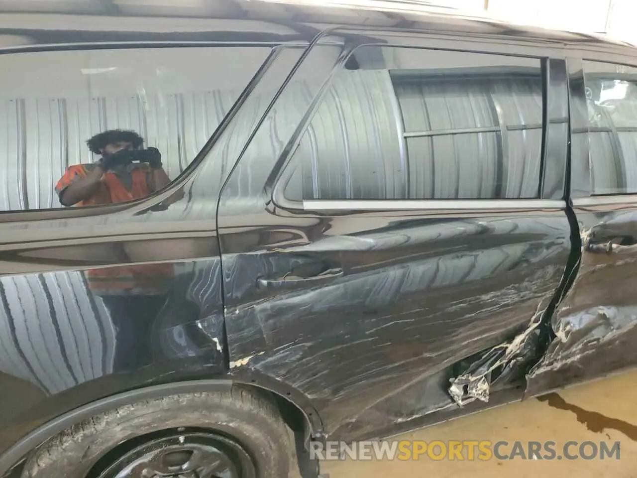 10 Photograph of a damaged car 1C4RDJFG2MC642732 DODGE DURANGO 2021