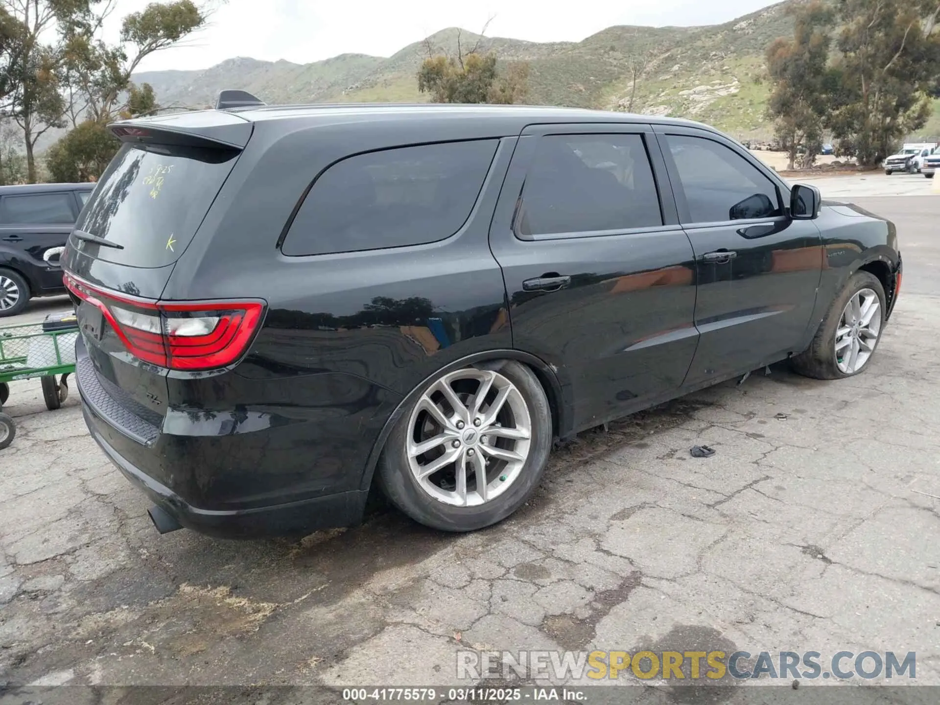 4 Photograph of a damaged car 1C4SDHCT5MC660041 DODGE DURANGO 2021
