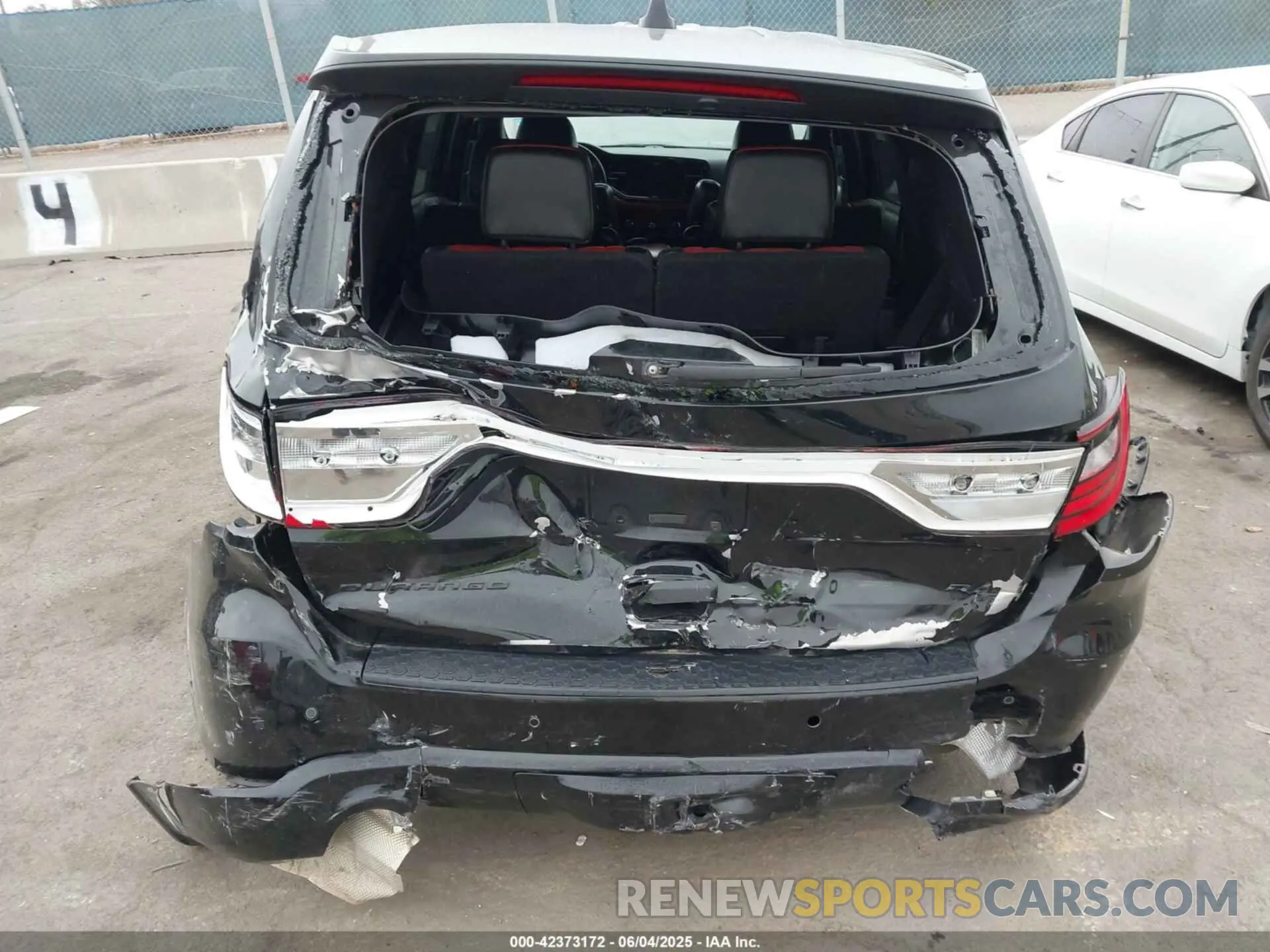 6 Photograph of a damaged car 1C4SDHCT5MC660105 DODGE DURANGO 2021