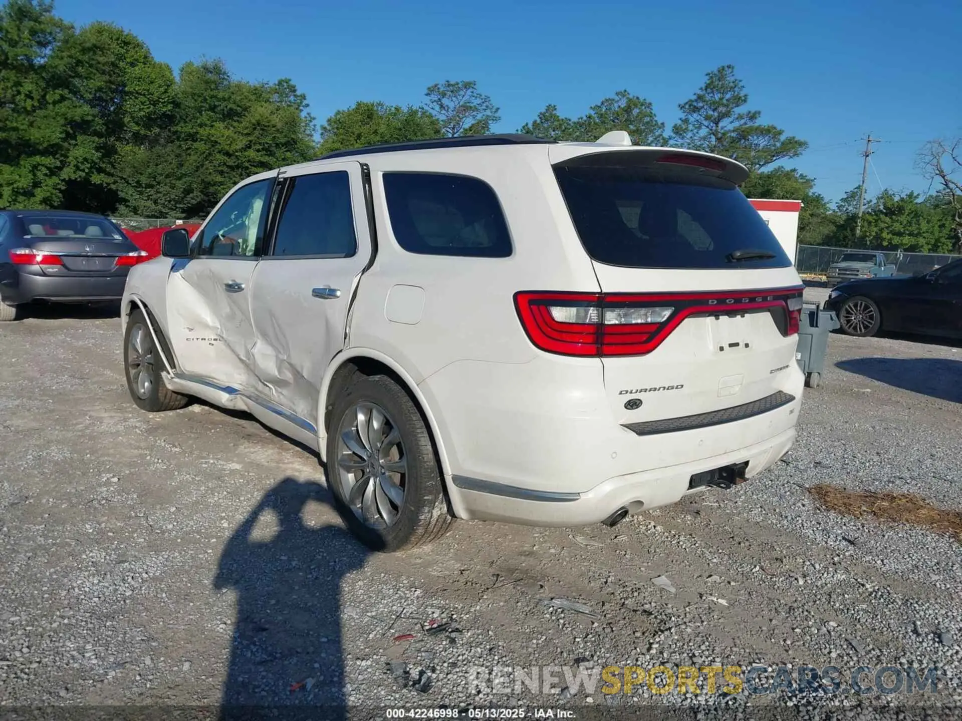 3 Photograph of a damaged car 1C4SDHET7MC760977 DODGE DURANGO 2021