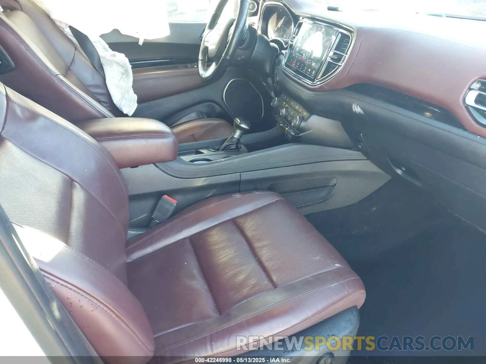 5 Photograph of a damaged car 1C4SDHET7MC760977 DODGE DURANGO 2021