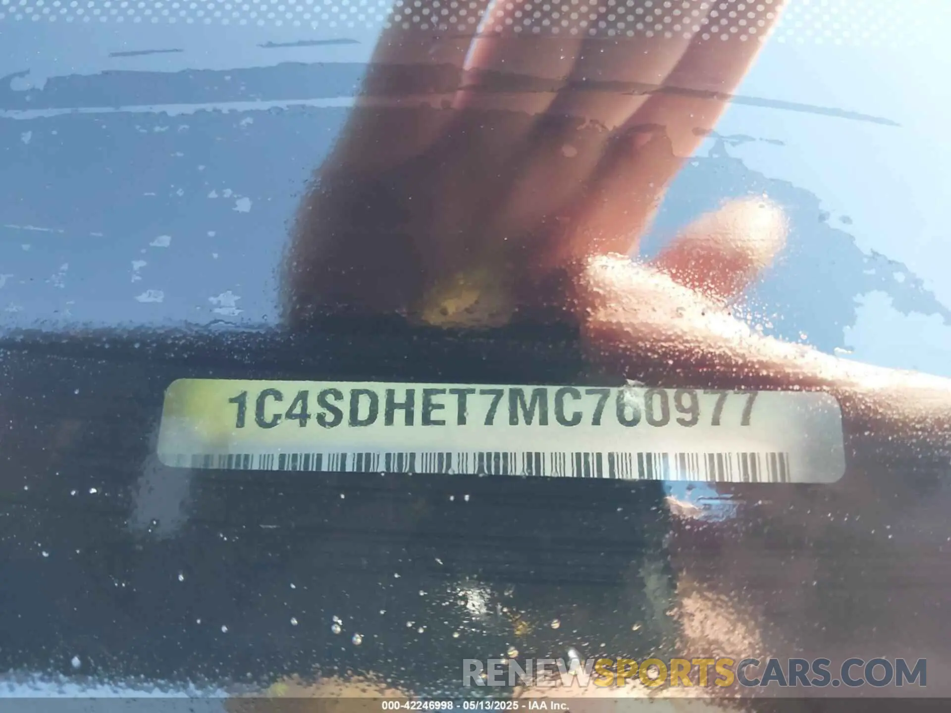 9 Photograph of a damaged car 1C4SDHET7MC760977 DODGE DURANGO 2021