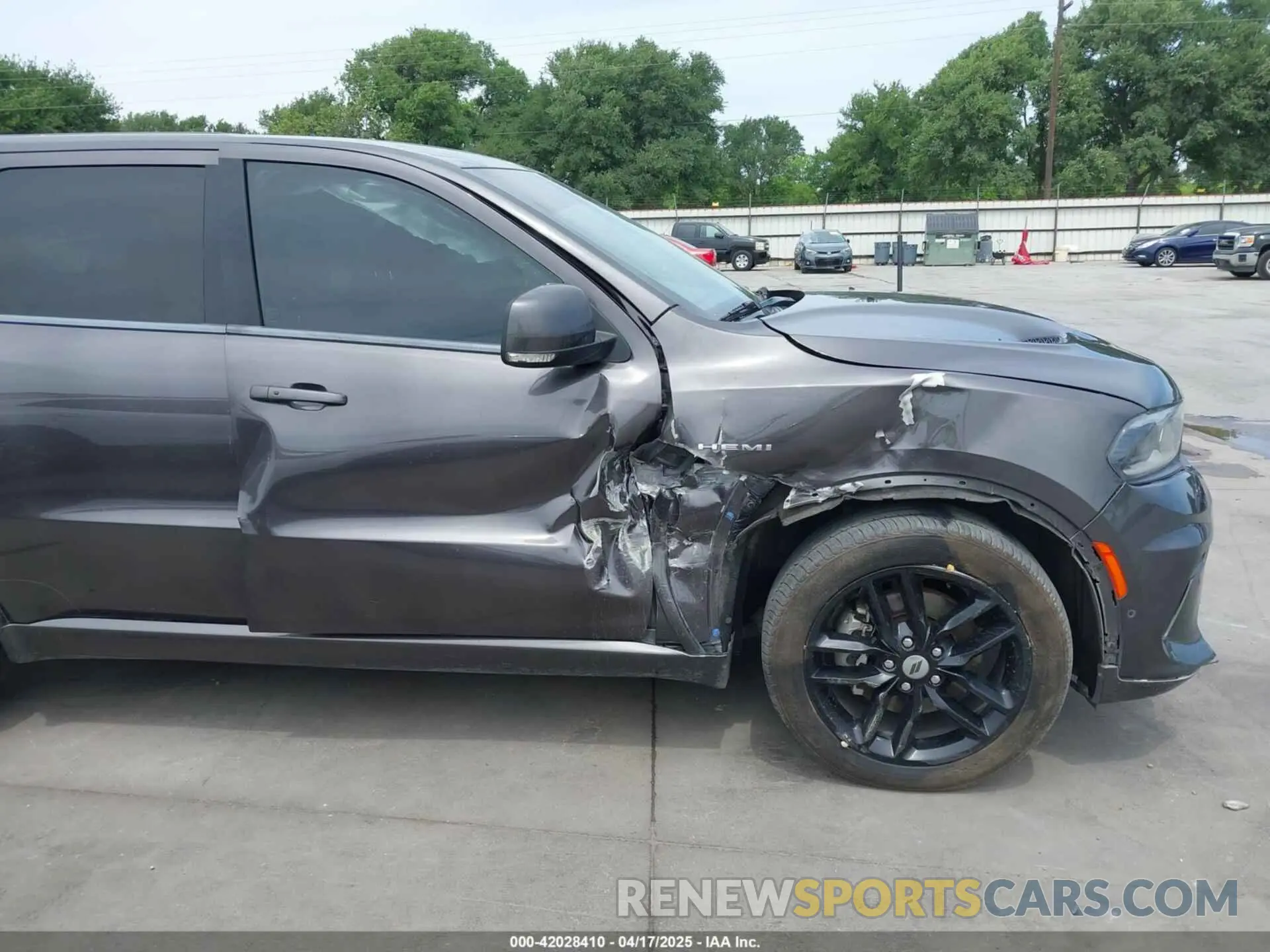 19 Photograph of a damaged car 1C4SDJCT1MC820407 DODGE DURANGO 2021