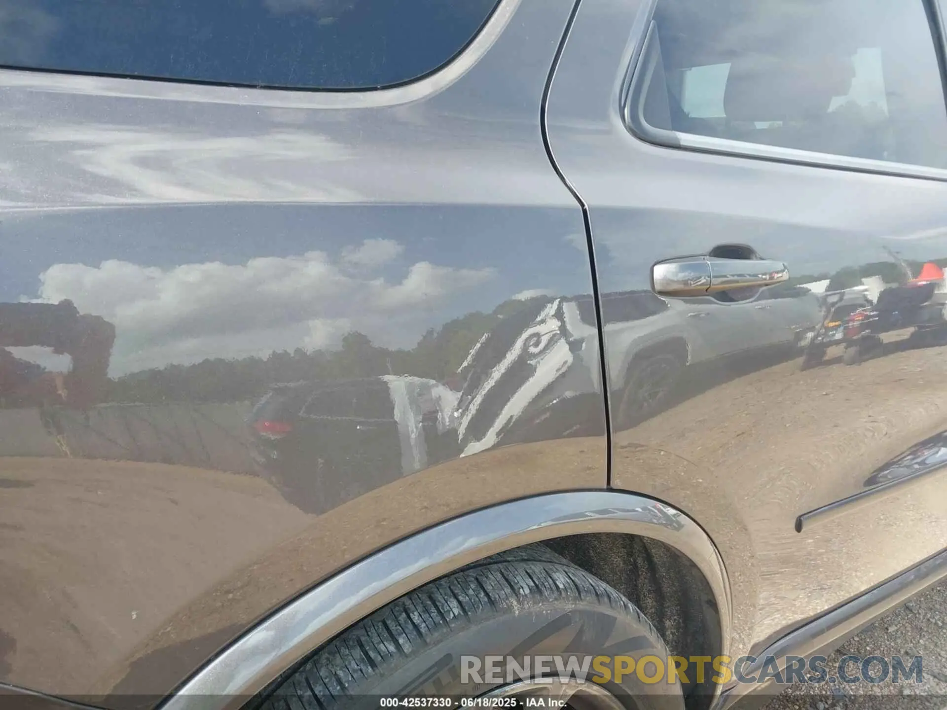 19 Photograph of a damaged car 1C4SDJCT4MC642038 DODGE DURANGO 2021