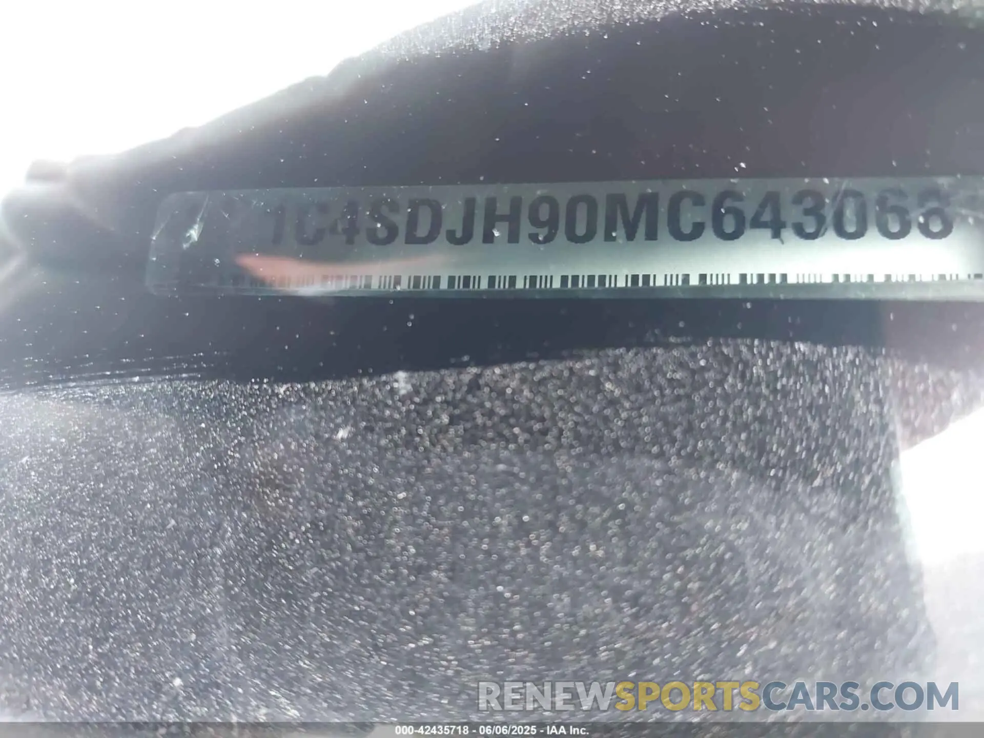 9 Photograph of a damaged car 1C4SDJH90MC643068 DODGE DURANGO 2021