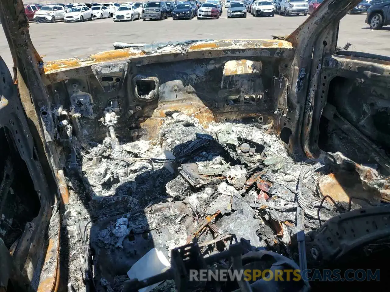 8 Photograph of a damaged car 1C4SDJH93MC605608 DODGE DURANGO 2021