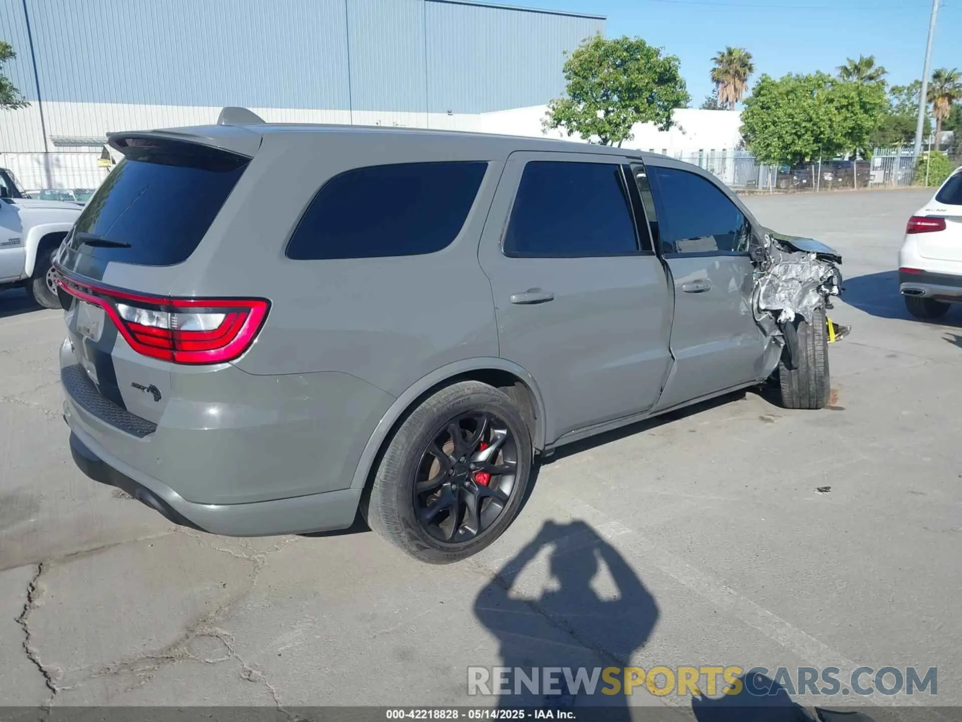 4 Photograph of a damaged car 1C4SDJH93MC662309 DODGE DURANGO 2021